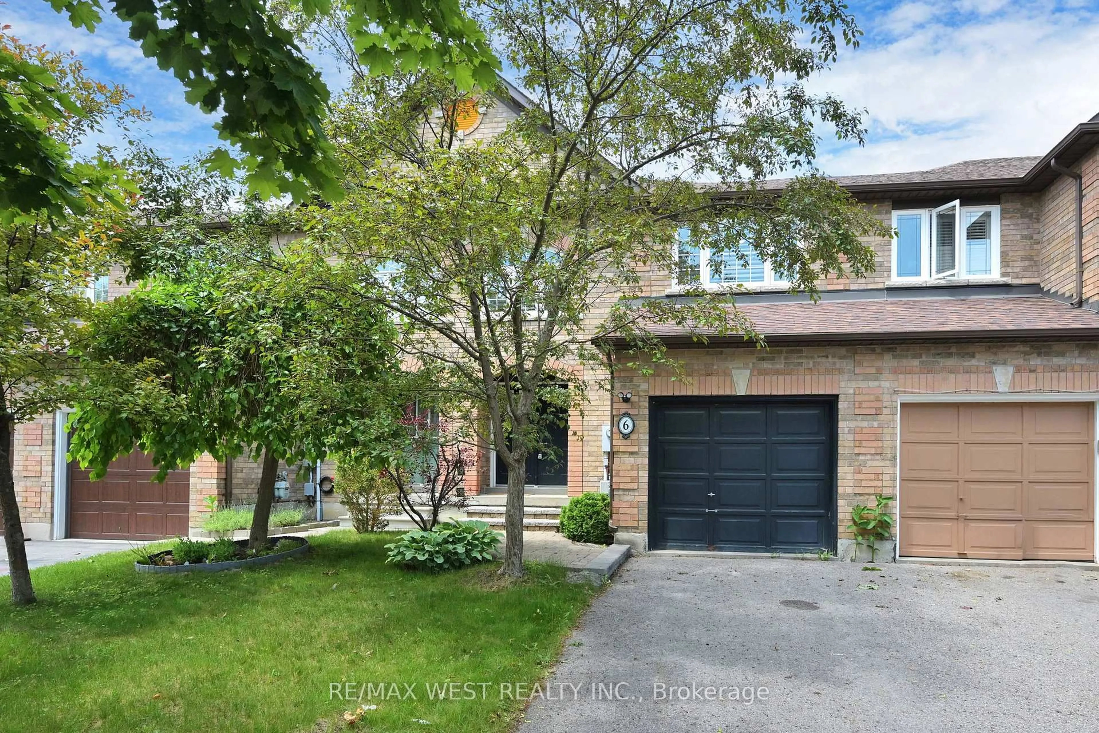 Home with brick exterior material, street for 6 Mistleflower Crt, Richmond Hill Ontario L4E 3T4