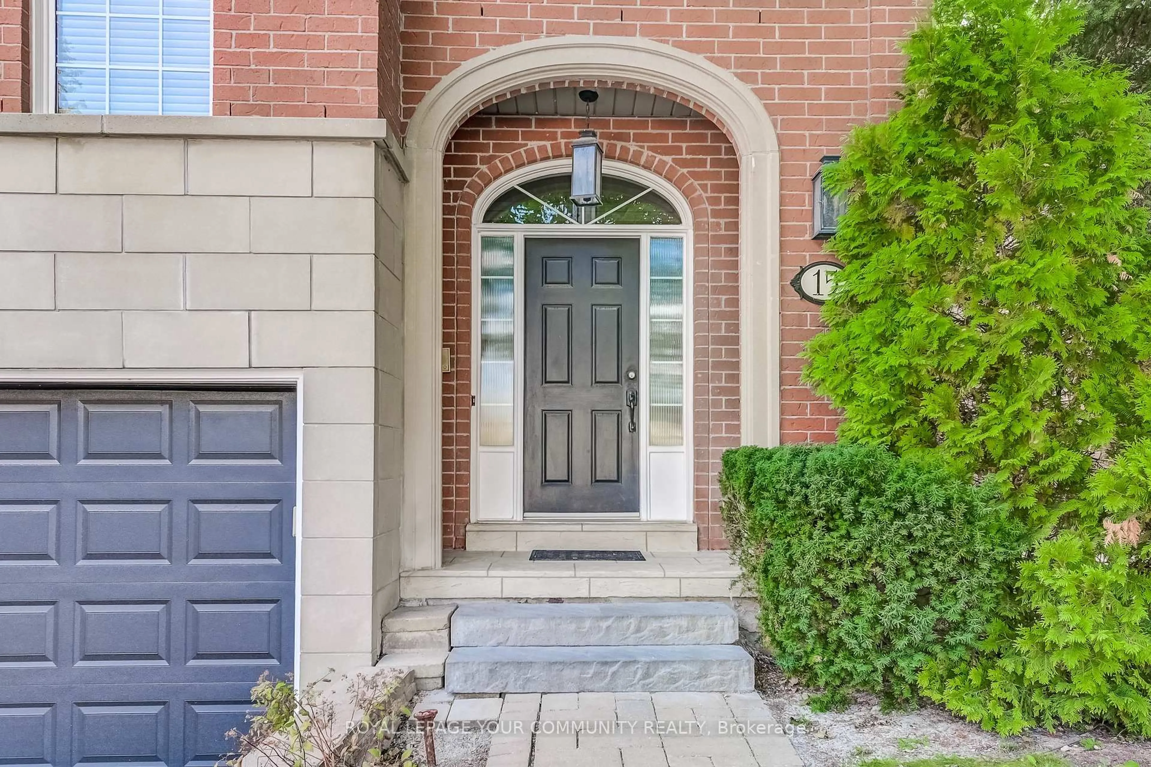 Home with brick exterior material, street for 8038 Yonge St #15, Vaughan Ontario L4J 1W3