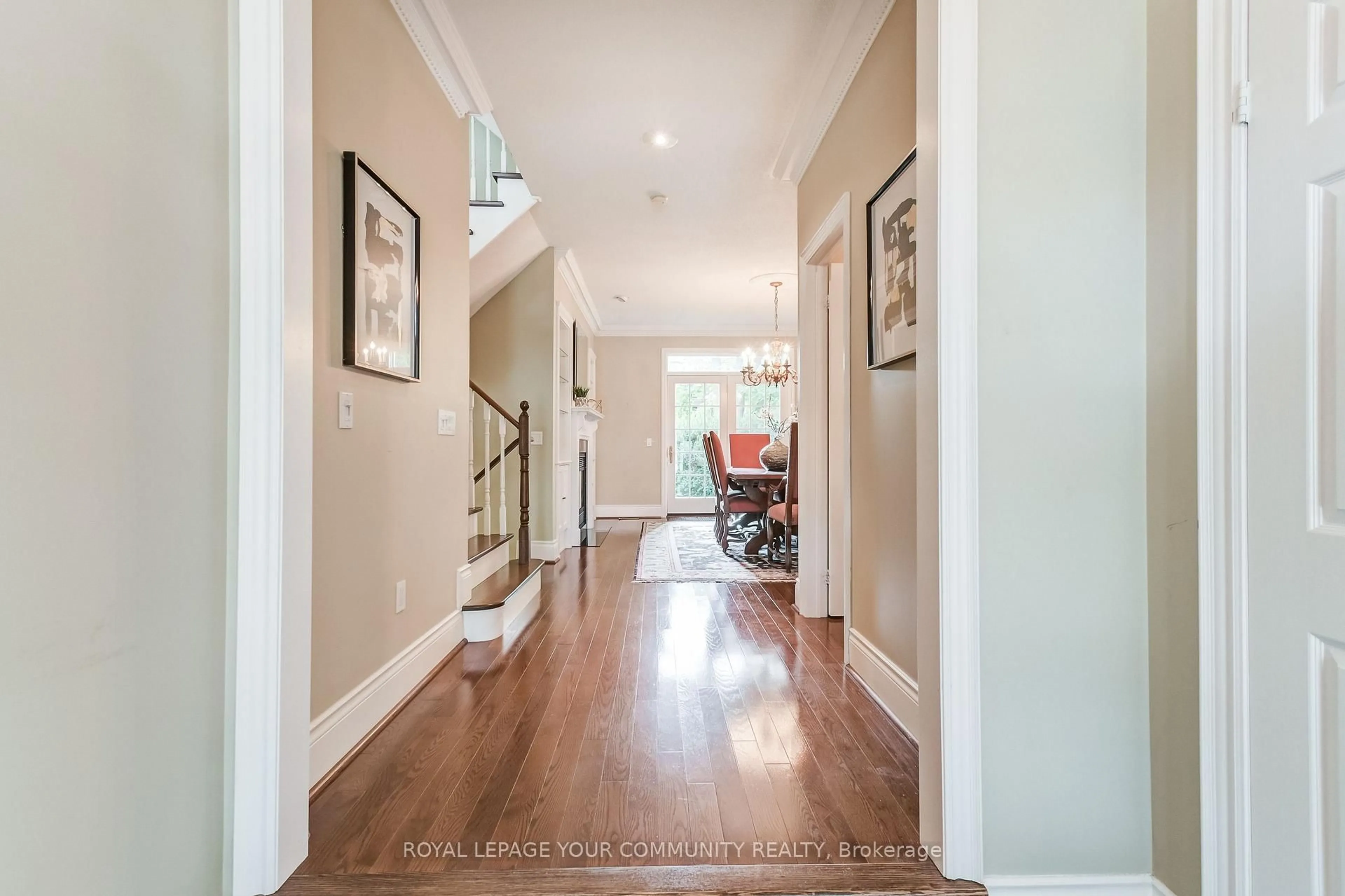 Indoor entryway for 8038 Yonge St #15, Vaughan Ontario L4J 1W3