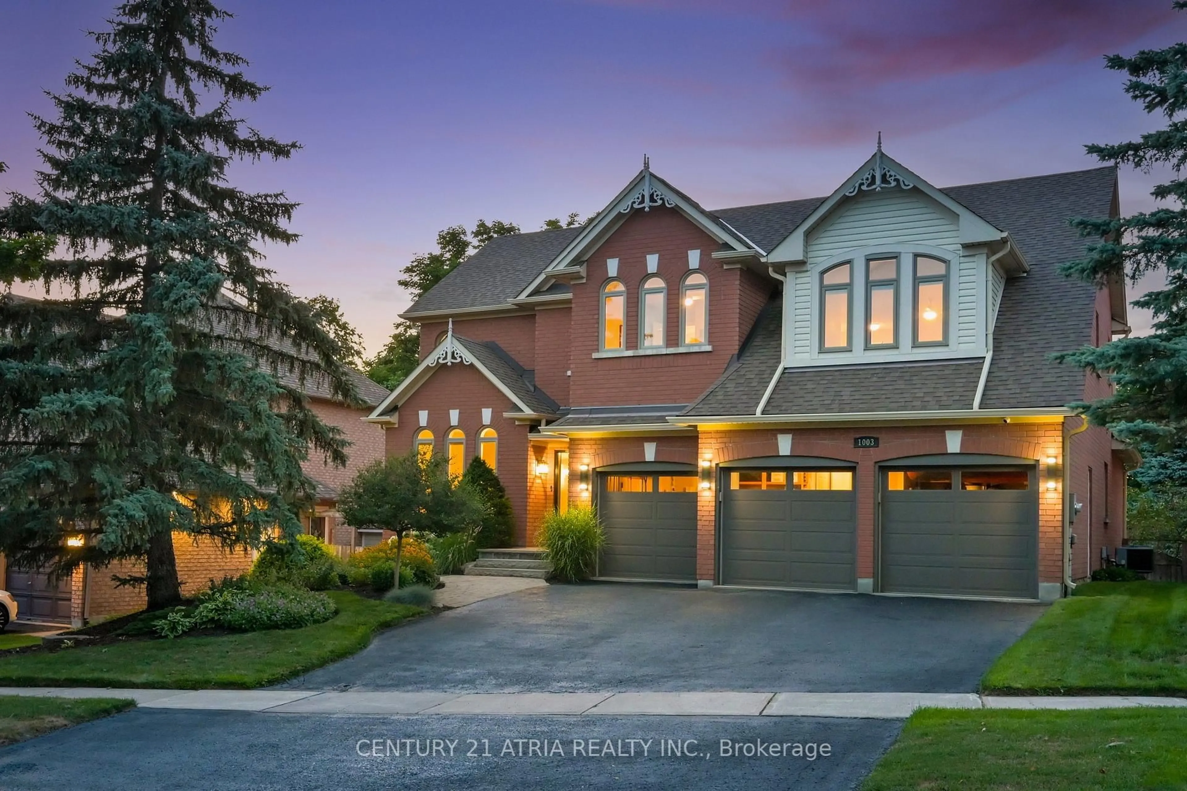 Home with brick exterior material, street for 1003 Northern Prospect Cres, Newmarket Ontario L3X 1N7