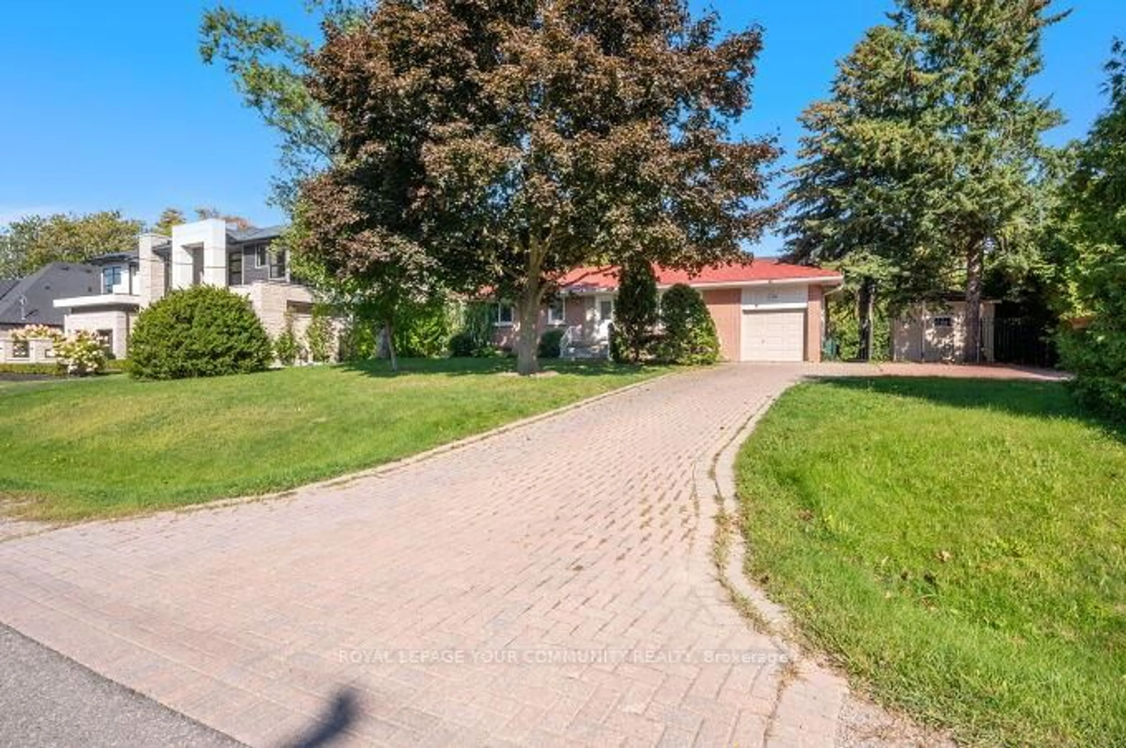 Unknown for 126 Patricia Dr, King Ontario L7B 1H3