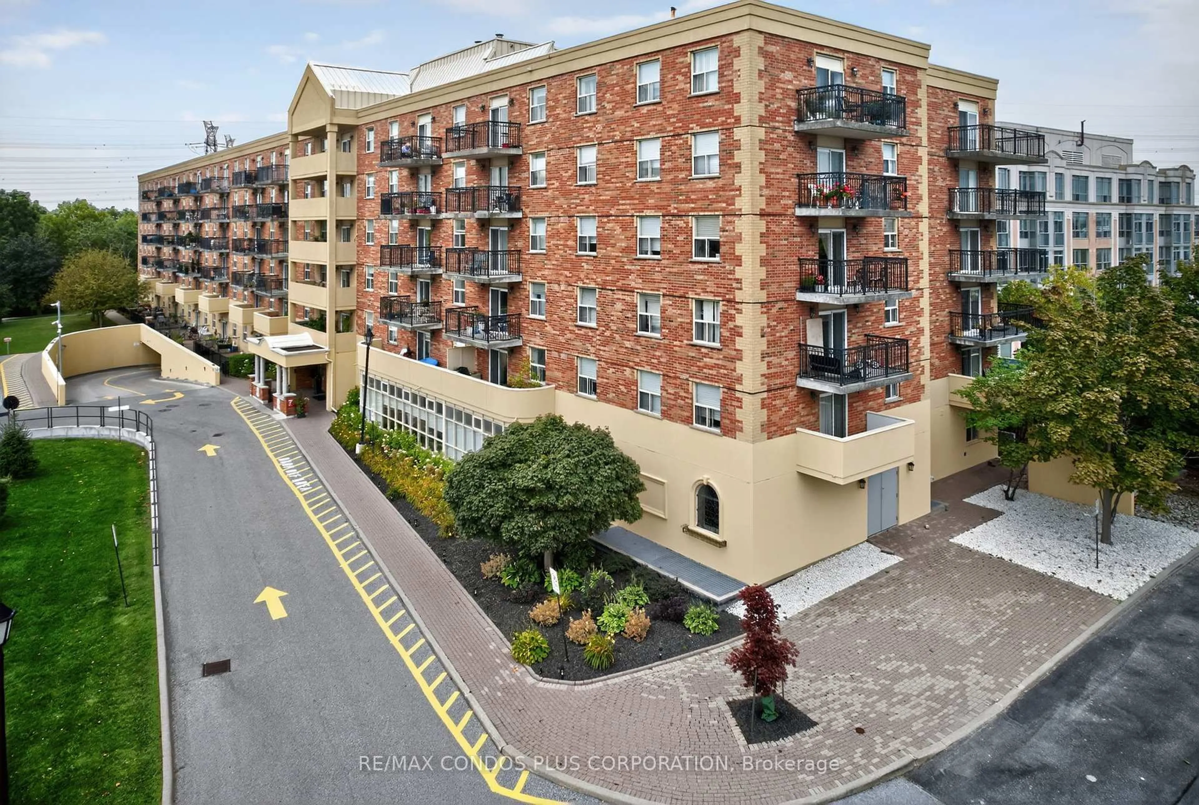 A pic from outside/outdoor area/front of a property/back of a property/a pic from drone, city buildings view from balcony for 7373 MARTIN GROVE Rd #317, Vaughan Ontario L4L 9K1