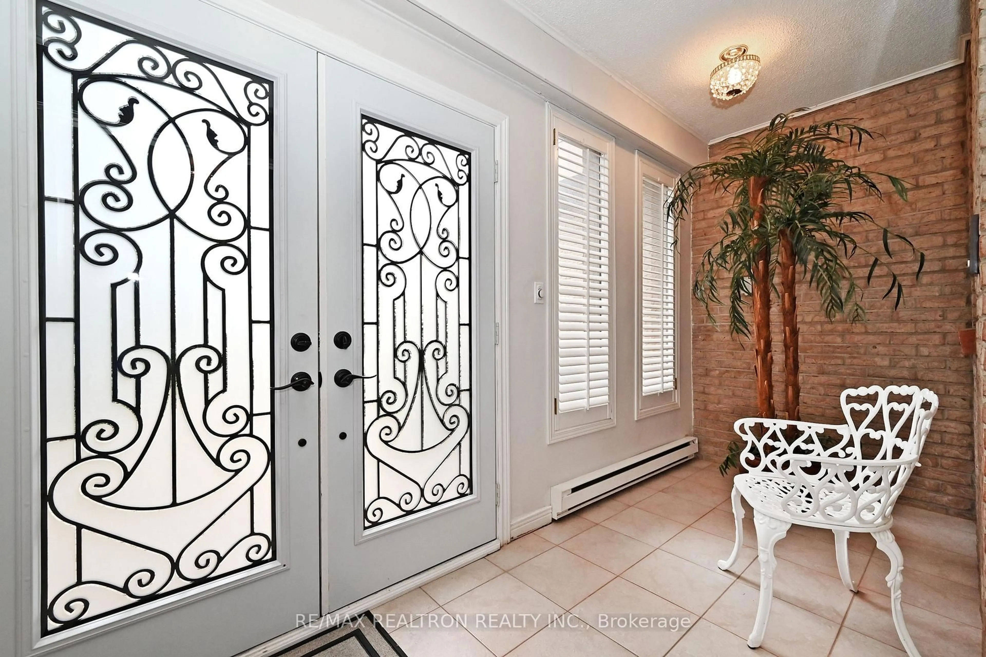 Indoor entryway for 3 Whitelaw Crt, Markham Ontario L3T 5E6