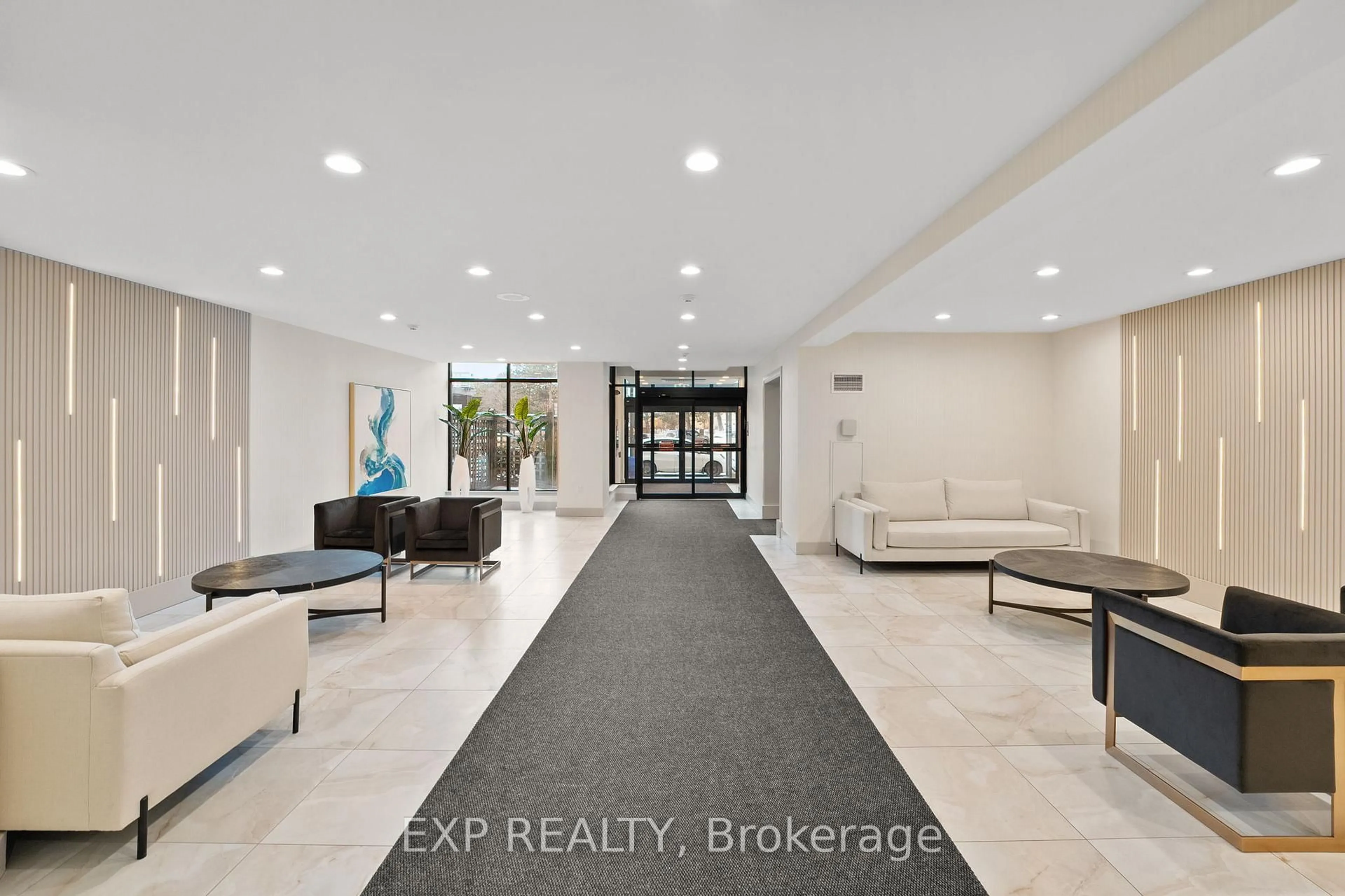 Lobby for 32 Clarissa Dr #521, Richmond Hill Ontario L4C 9R7