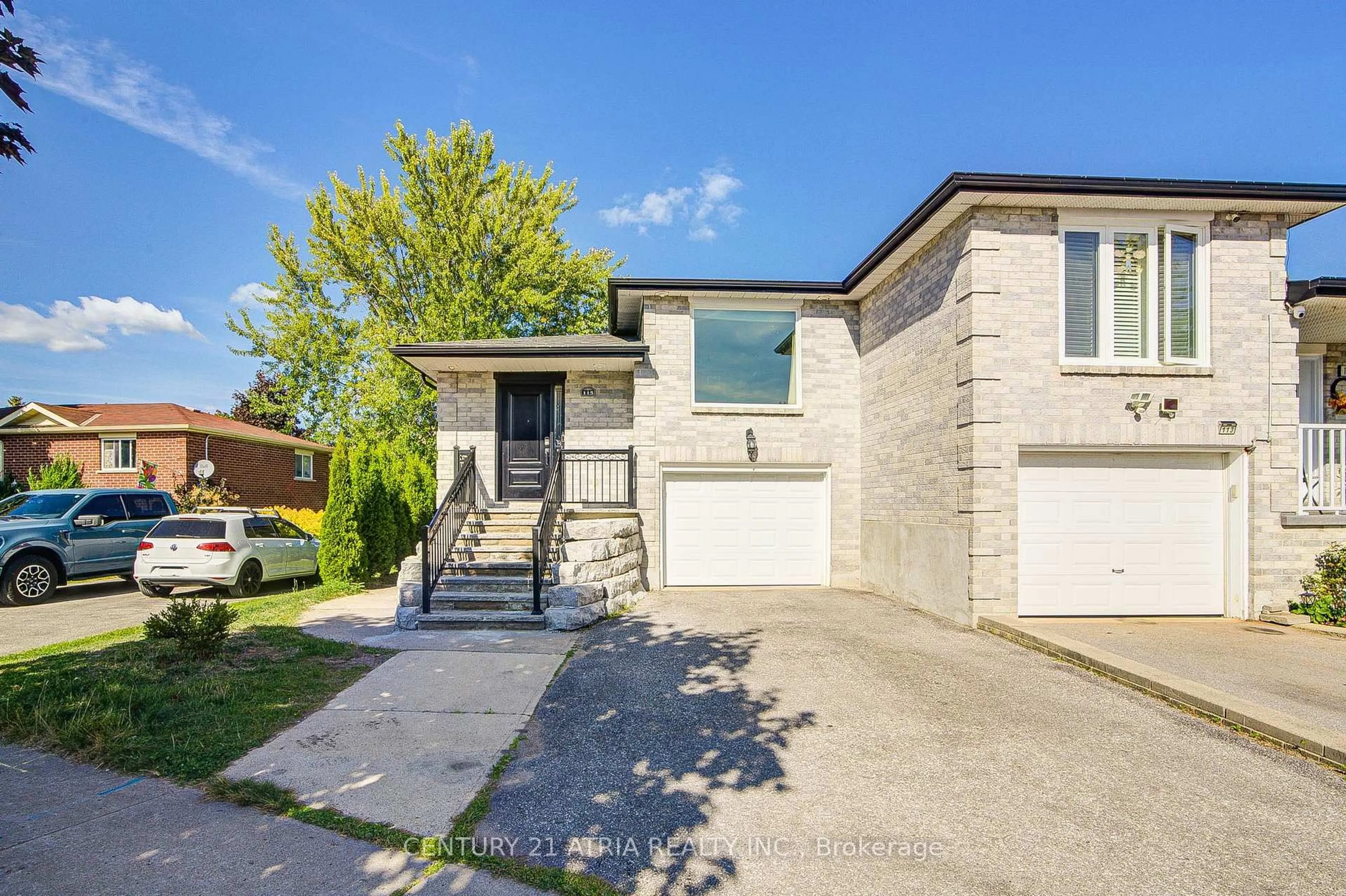 Home with brick exterior material, street for 115 Ondrey St, Bradford West Gwillimbury Ontario L3Z 2X1