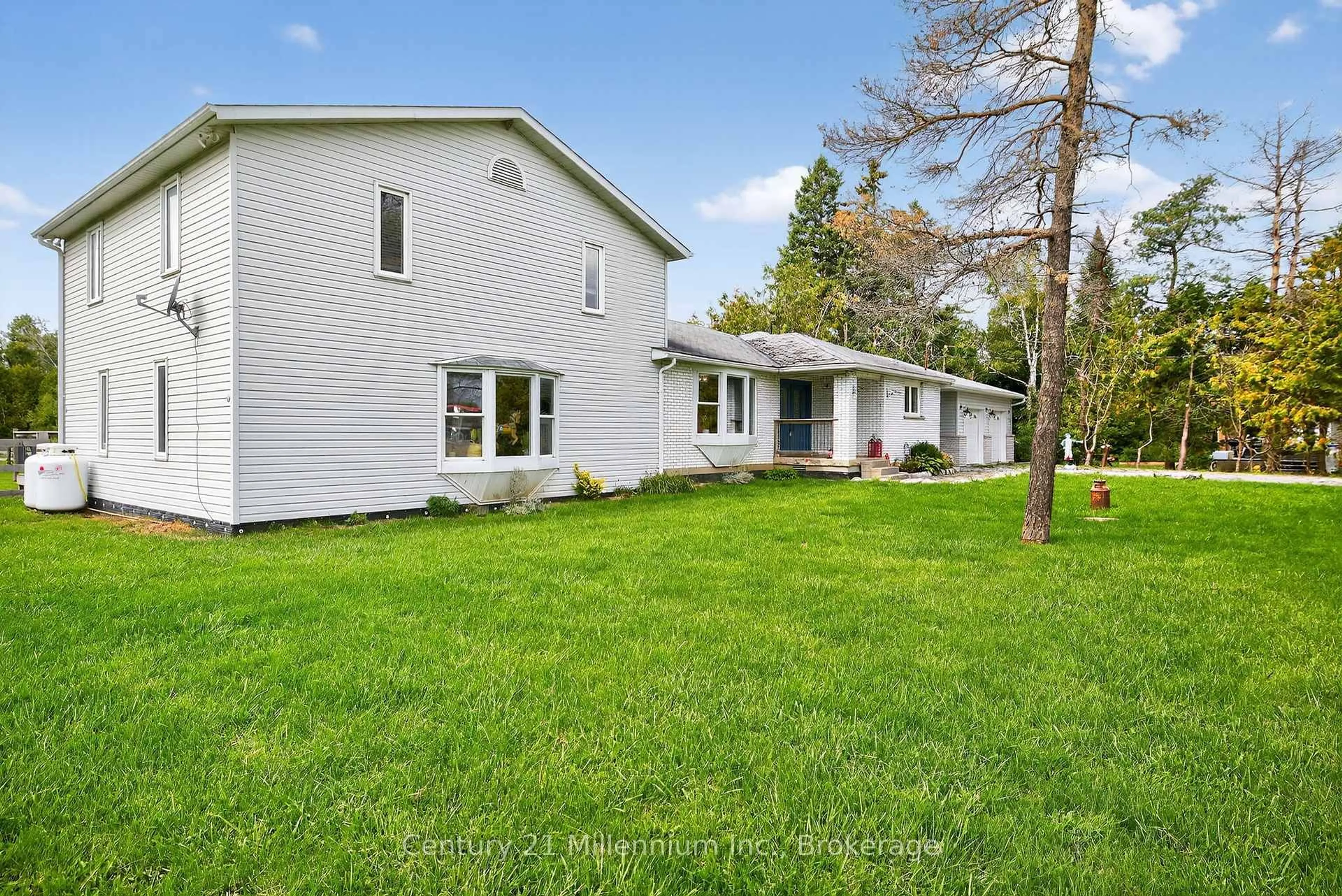 A pic from outside/outdoor area/front of a property/back of a property/a pic from drone, street for 28650 Hwy 12, Brock Ontario L0K 1A0