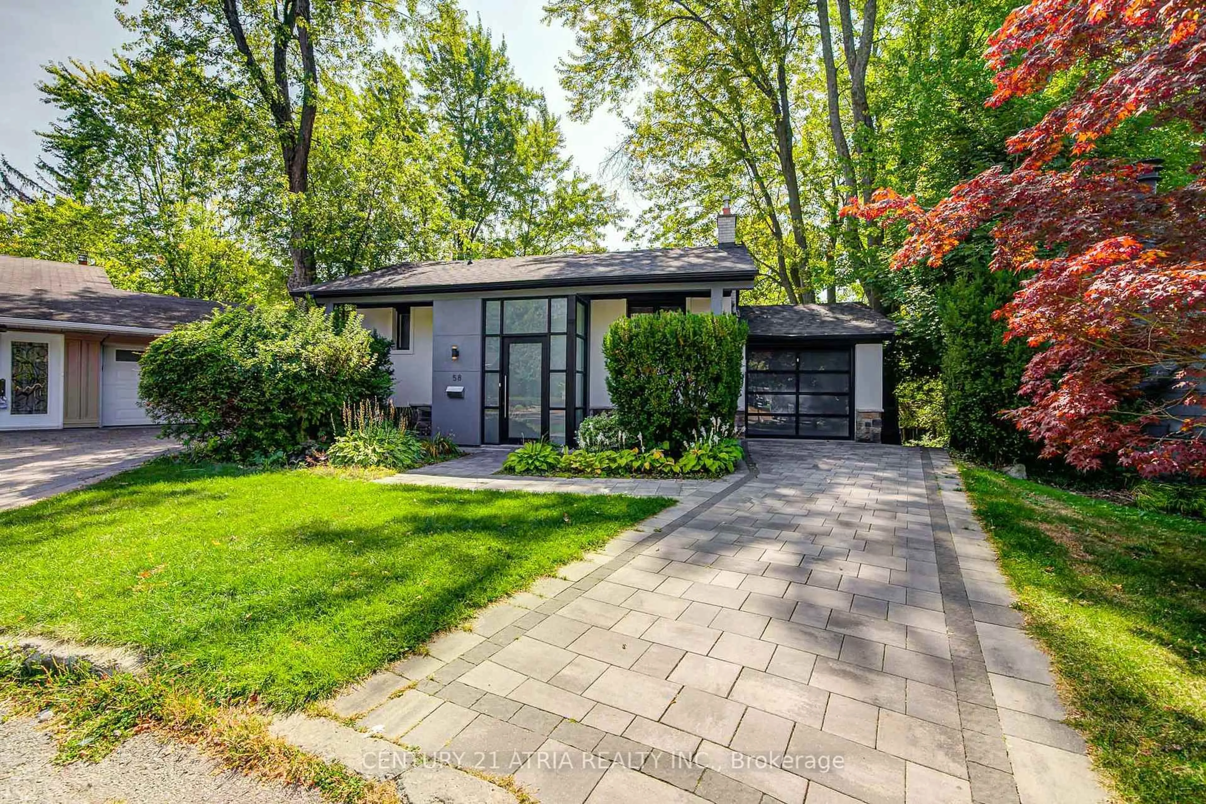 Home with brick exterior material, street for 58 Lawnwood Crt, Richmond Hill Ontario L4C 4T2