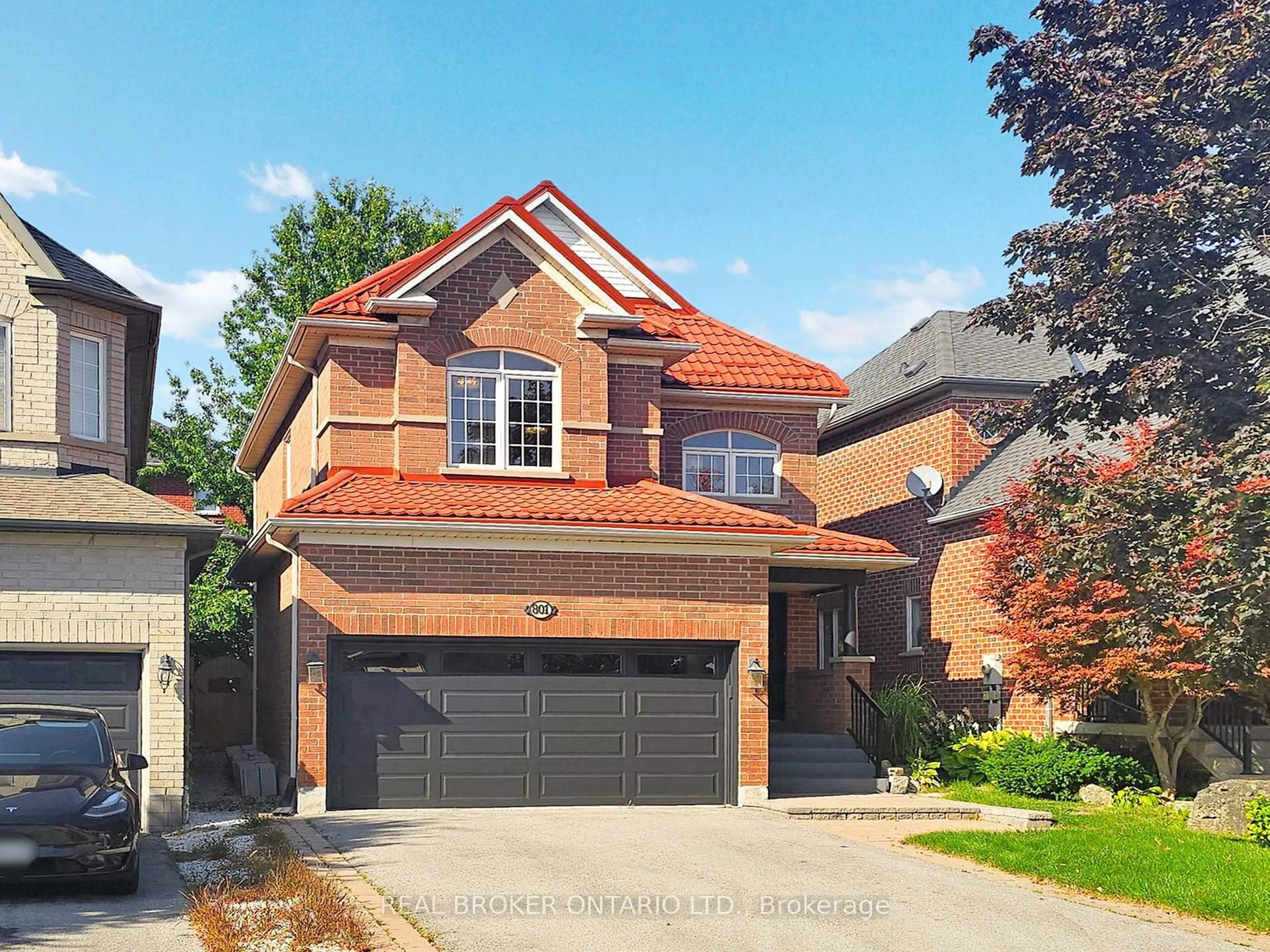Home with brick exterior material, street for 801 Colter St, Newmarket Ontario L3X 2V2