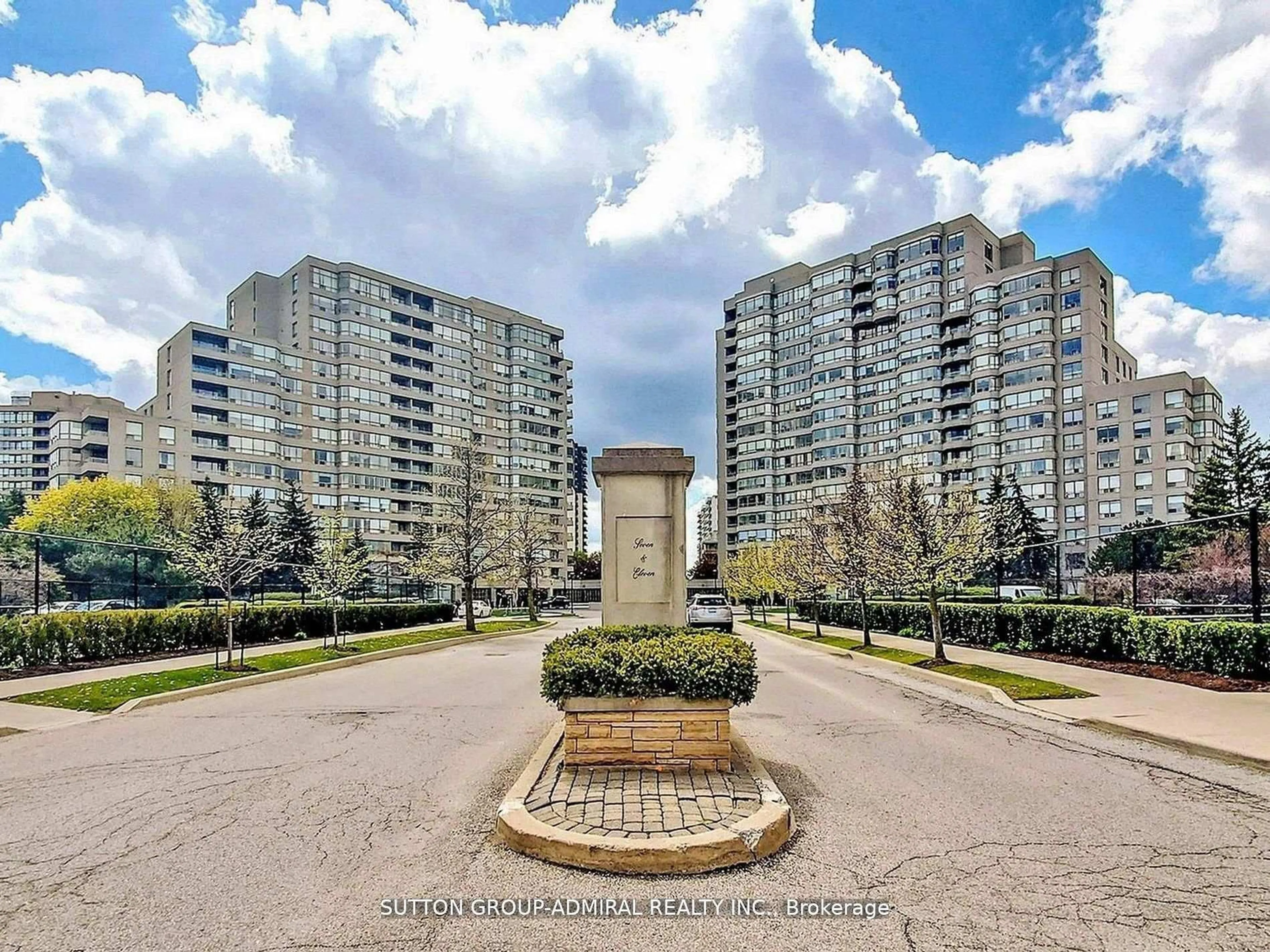 Unknown for 11 Townsgate Dr #401, Vaughan Ontario L4J 8G4