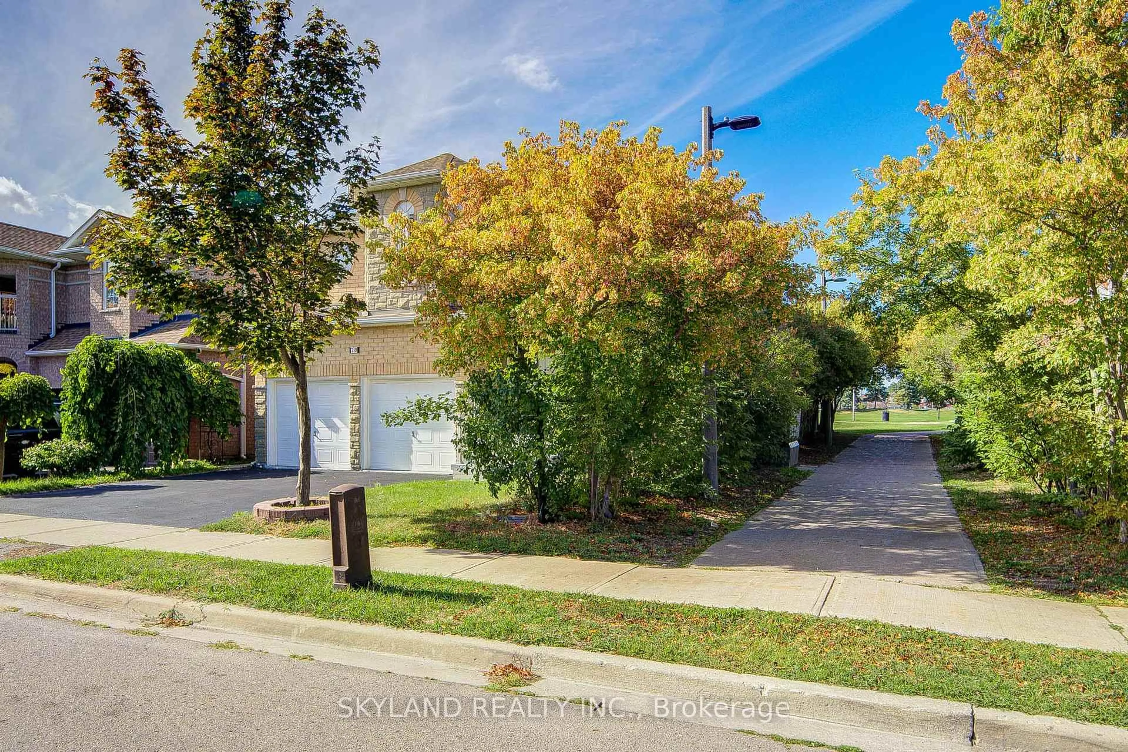 A pic from outside/outdoor area/front of a property/back of a property/a pic from drone, street for 78 Monteith Cres, Vaughan Ontario L6A 3M9