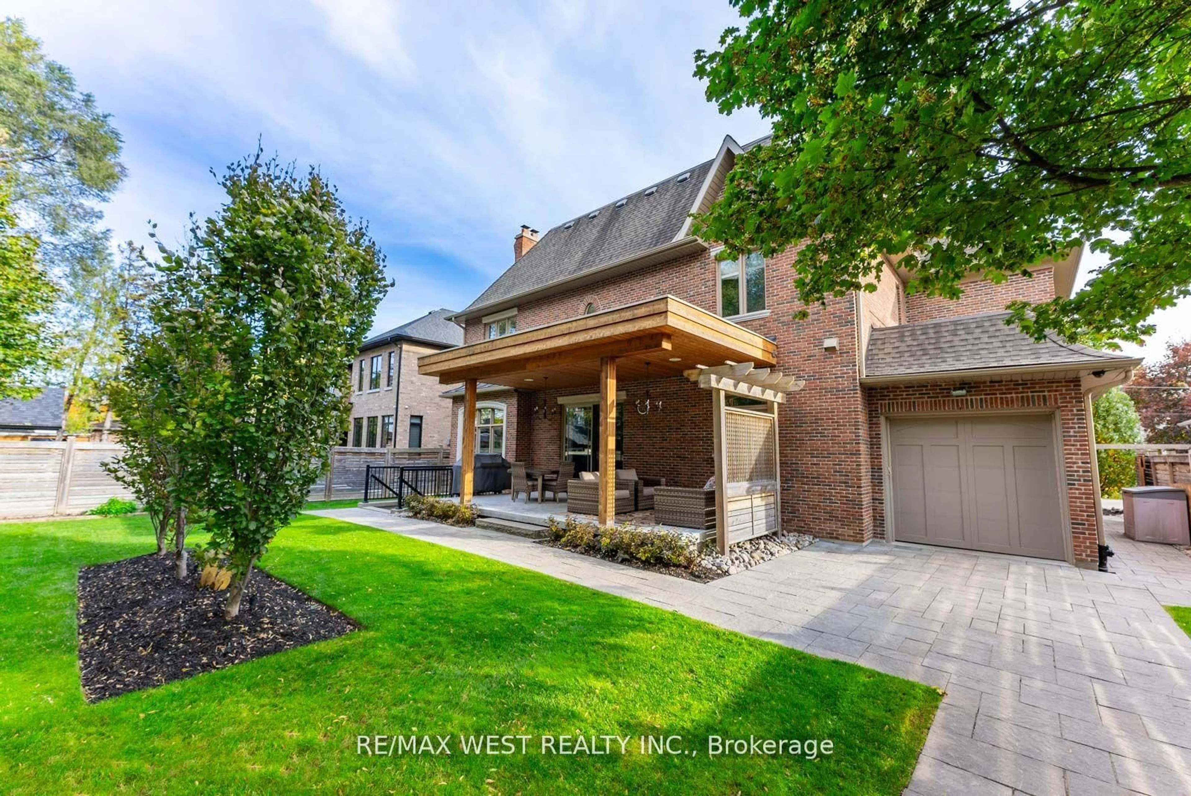 Home with brick exterior material, street for 6 Weller Cres, Vaughan Ontario L6A 1E4