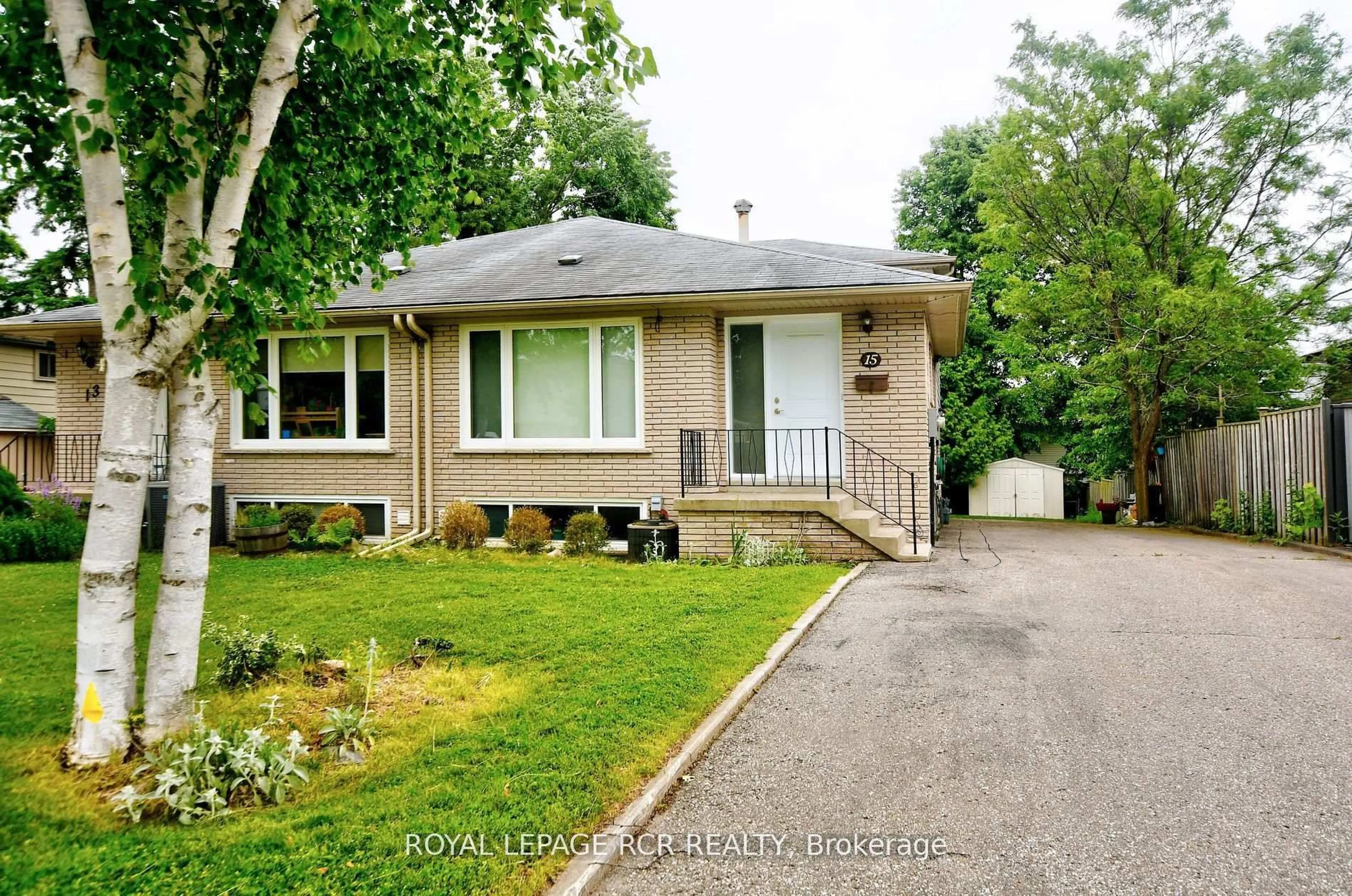 Home with vinyl exterior material, street for 15 Mcdonald Dr, Aurora Ontario L4G 2T4
