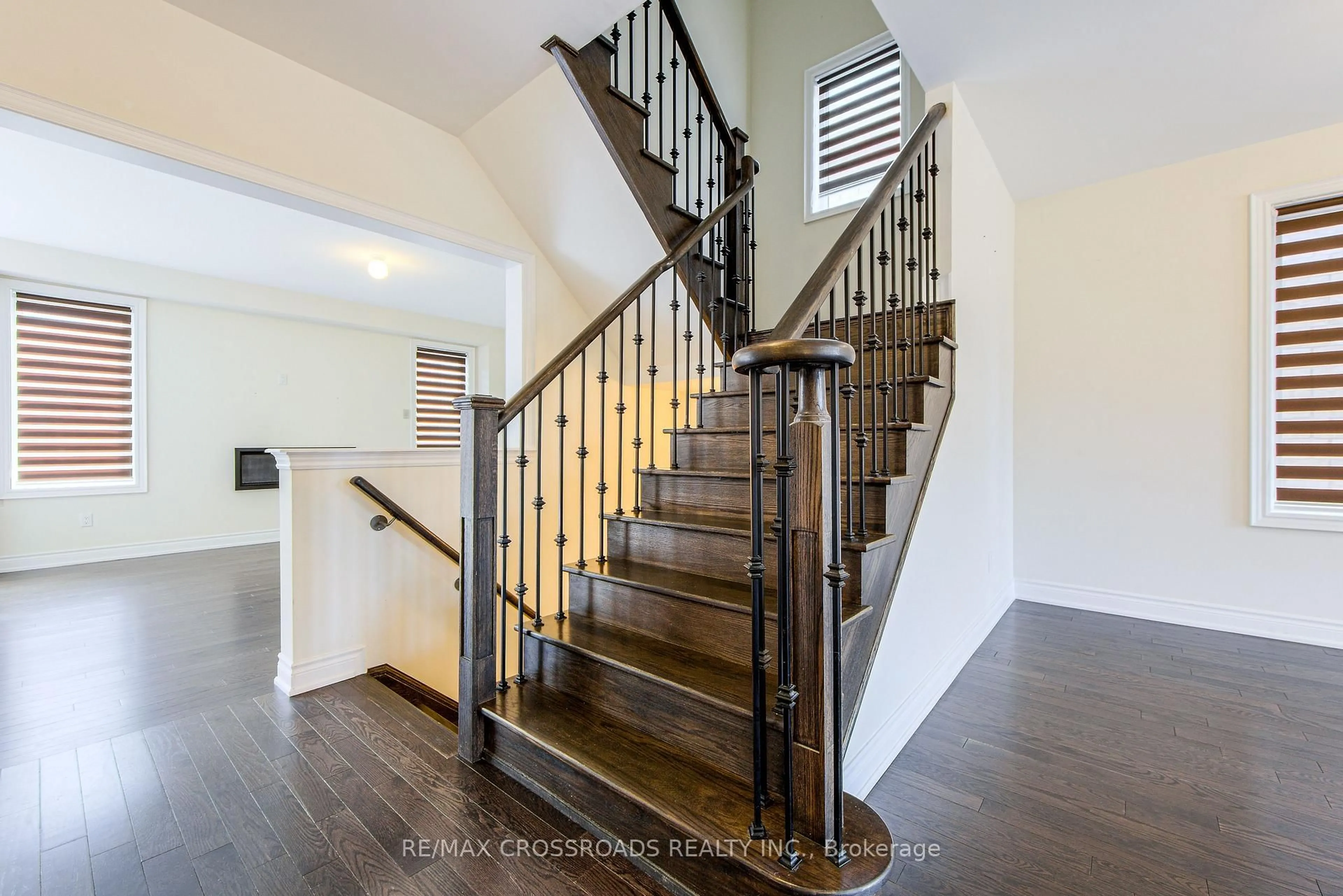Stairs for 57 Walter English Dr, East Gwillimbury Ontario L9N 0R8