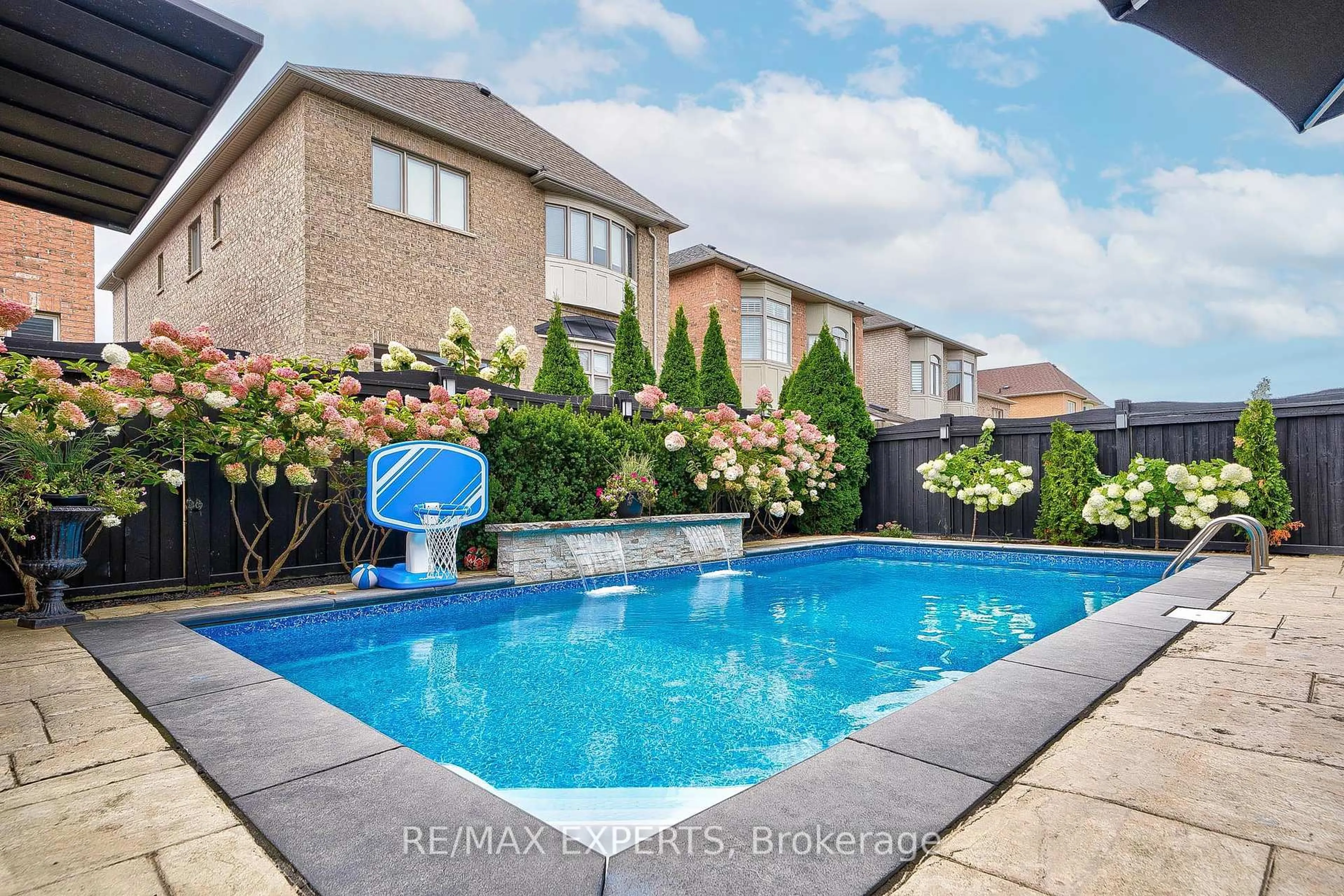 Pool for 265 Chatfield Dr, Vaughan Ontario L4H 3R8