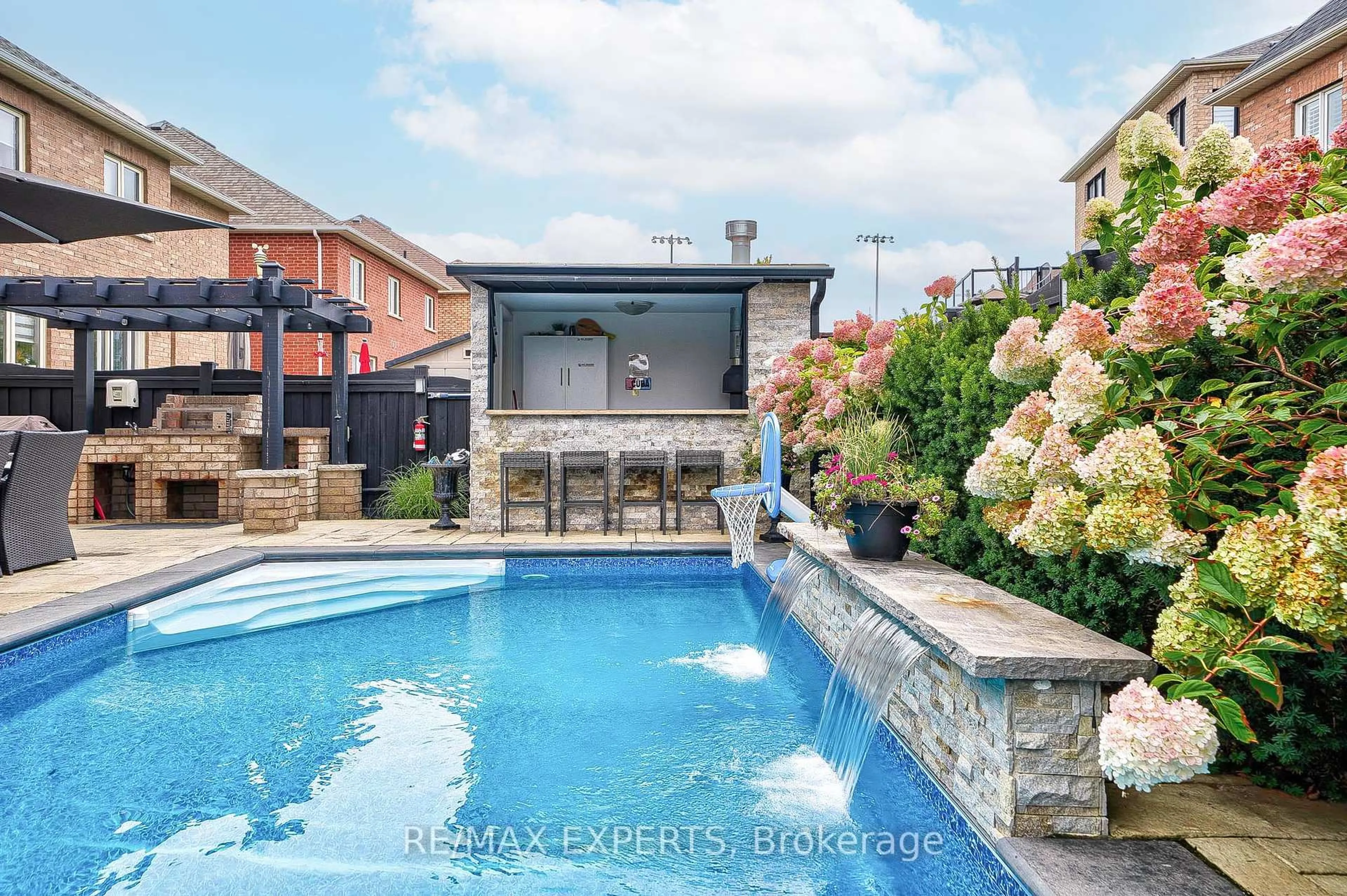 Pool for 265 Chatfield Dr, Vaughan Ontario L4H 3R8