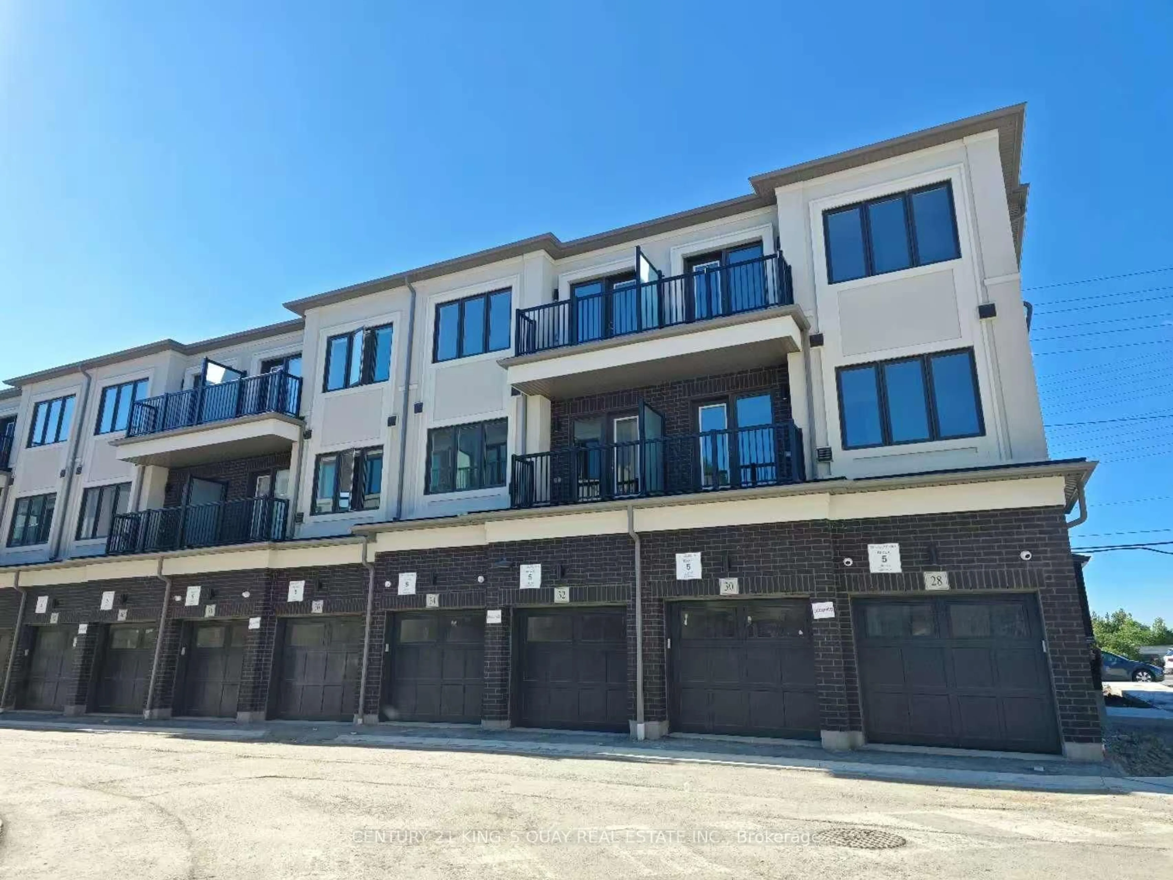 A pic from outside/outdoor area/front of a property/back of a property/a pic from drone, unknown for 34 Matawin Lane, Richmond Hill Ontario L4B 3X9