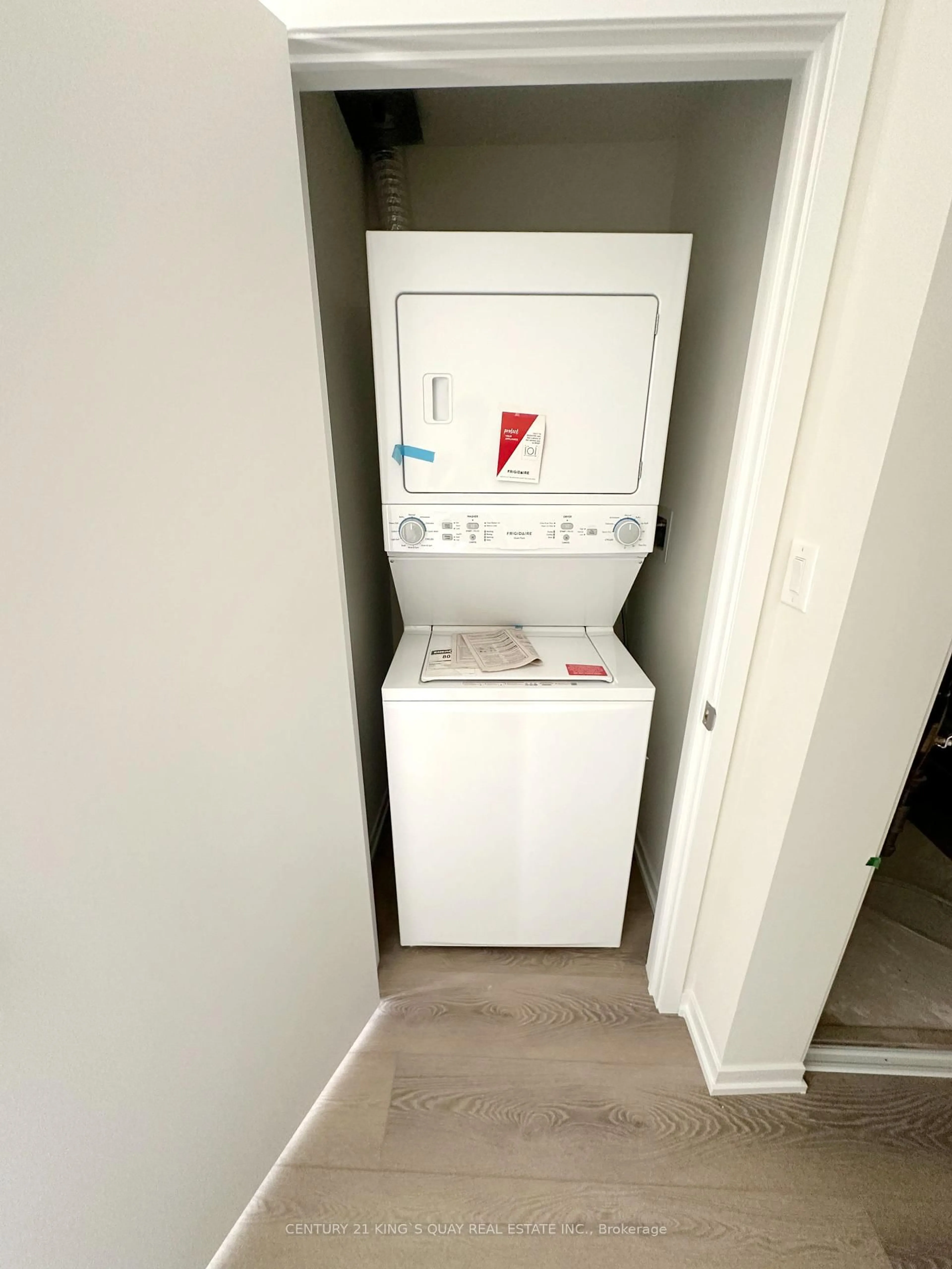 Laundry room for 34 Matawin Lane, Richmond Hill Ontario L4B 3X9