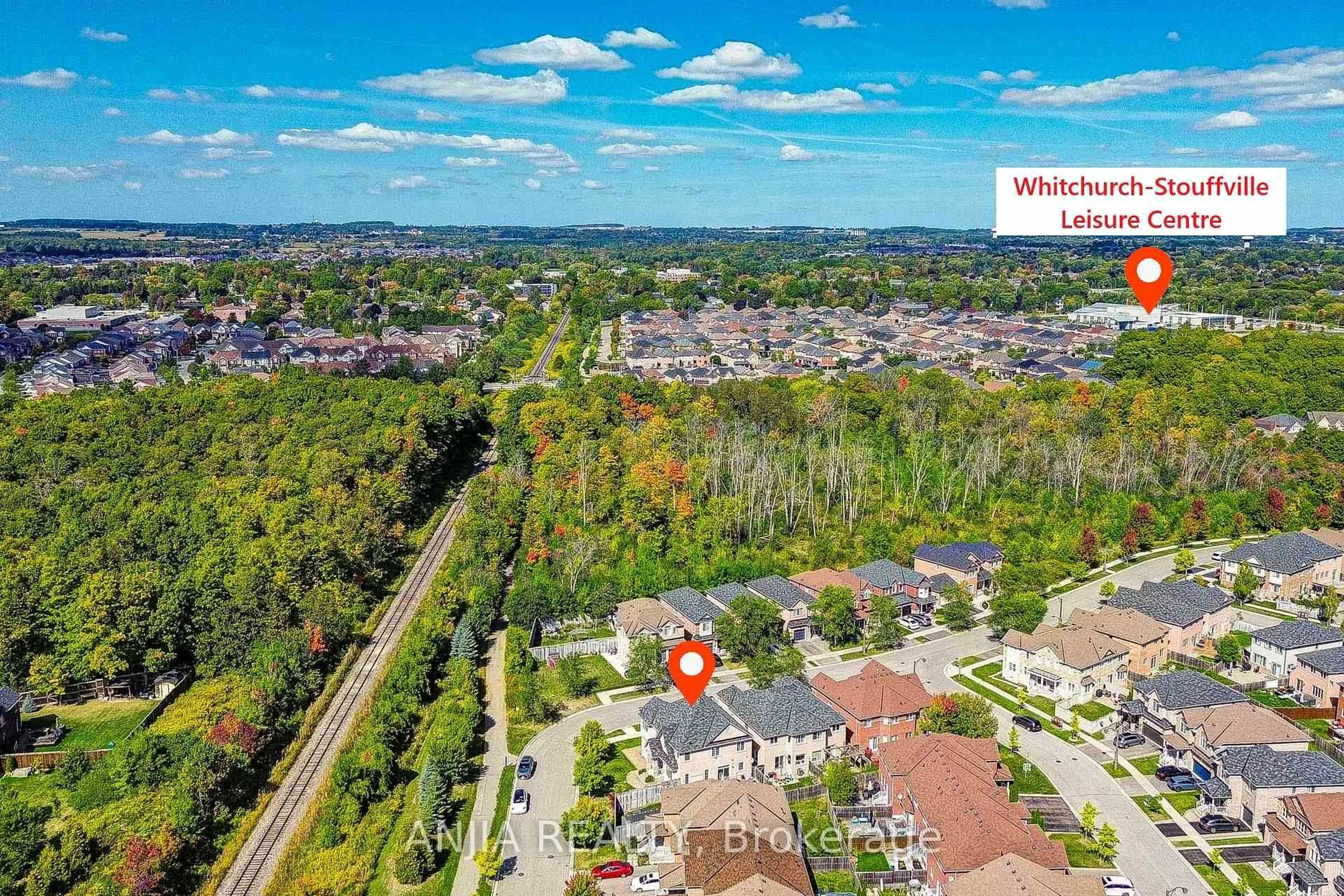 A pic from outside/outdoor area/front of a property/back of a property/a pic from drone, street for 203 Richard Underhill Ave, Whitchurch-Stouffville Ontario L4A 0Z4