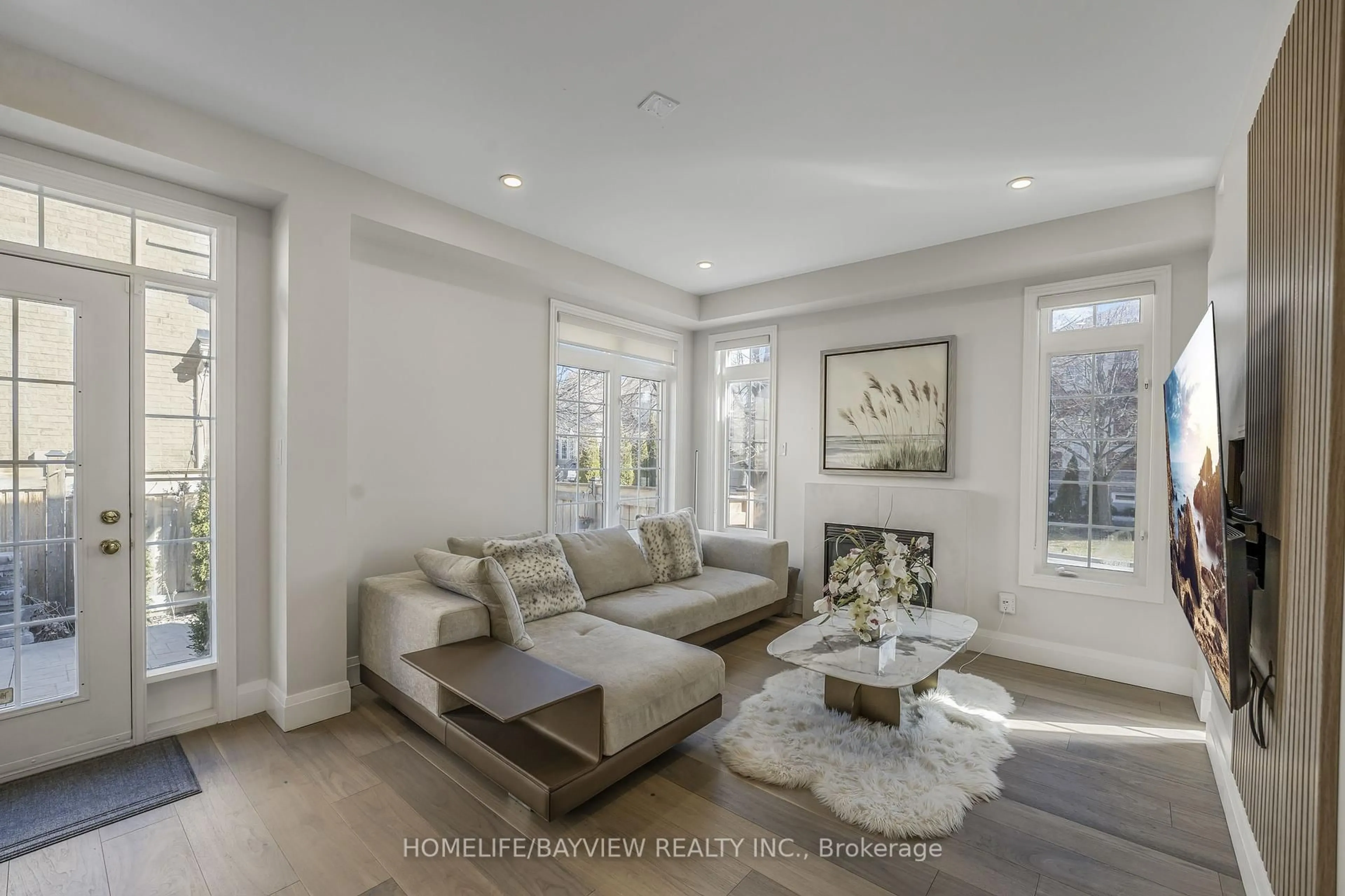 Living room with furniture, unknown for 14 Montcalm Blvd, Vaughan Ontario L4H 2X6