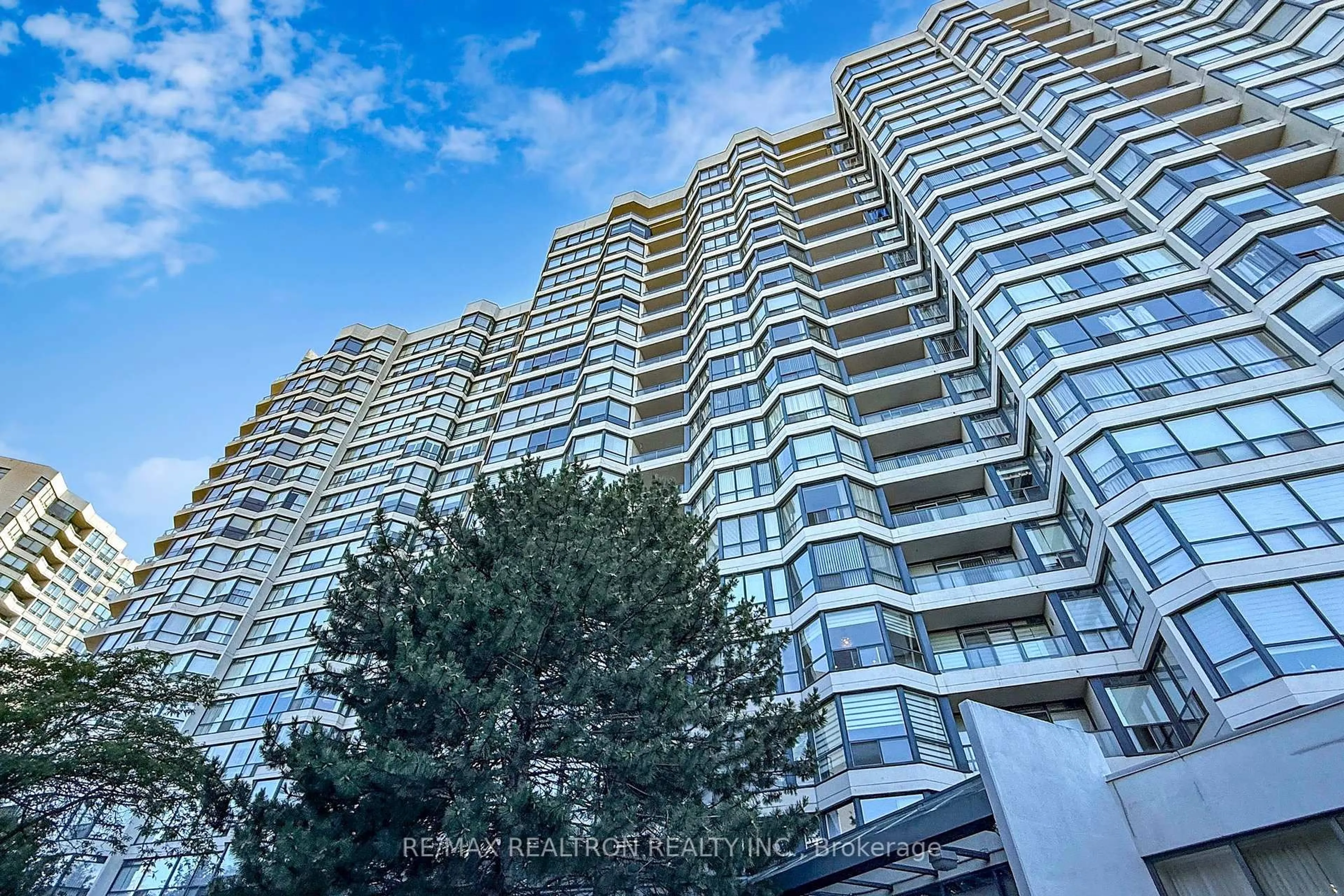 Unknown for 7300 Yonge St #311, Vaughan Ontario L4J 7Y5