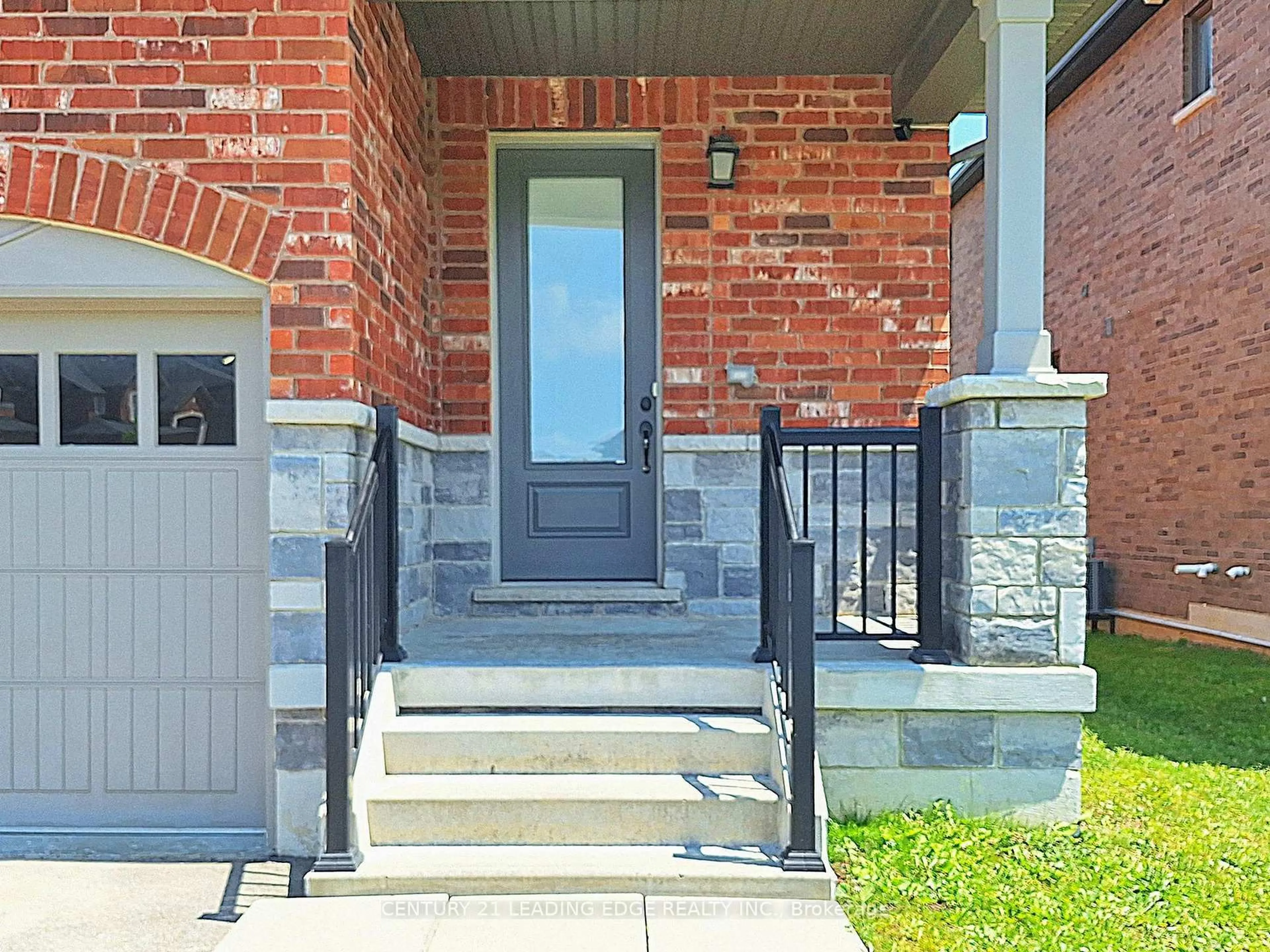 Unknown for 2025 Mullen St, Innisfil Ontario L9S 0J8