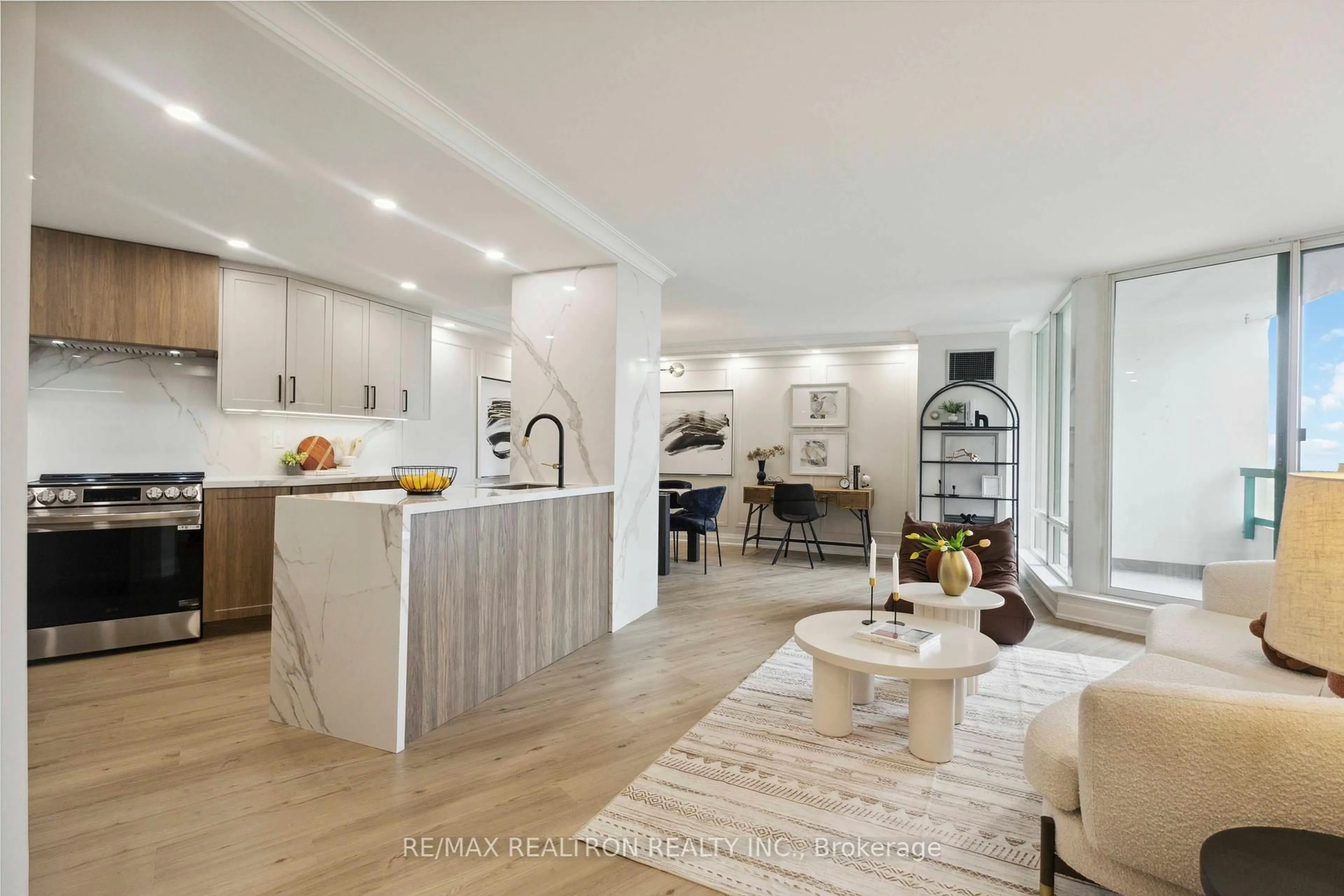 Open concept kitchen, unknown for 7250 Yonge St #1604, Vaughan Ontario L4J 7X1