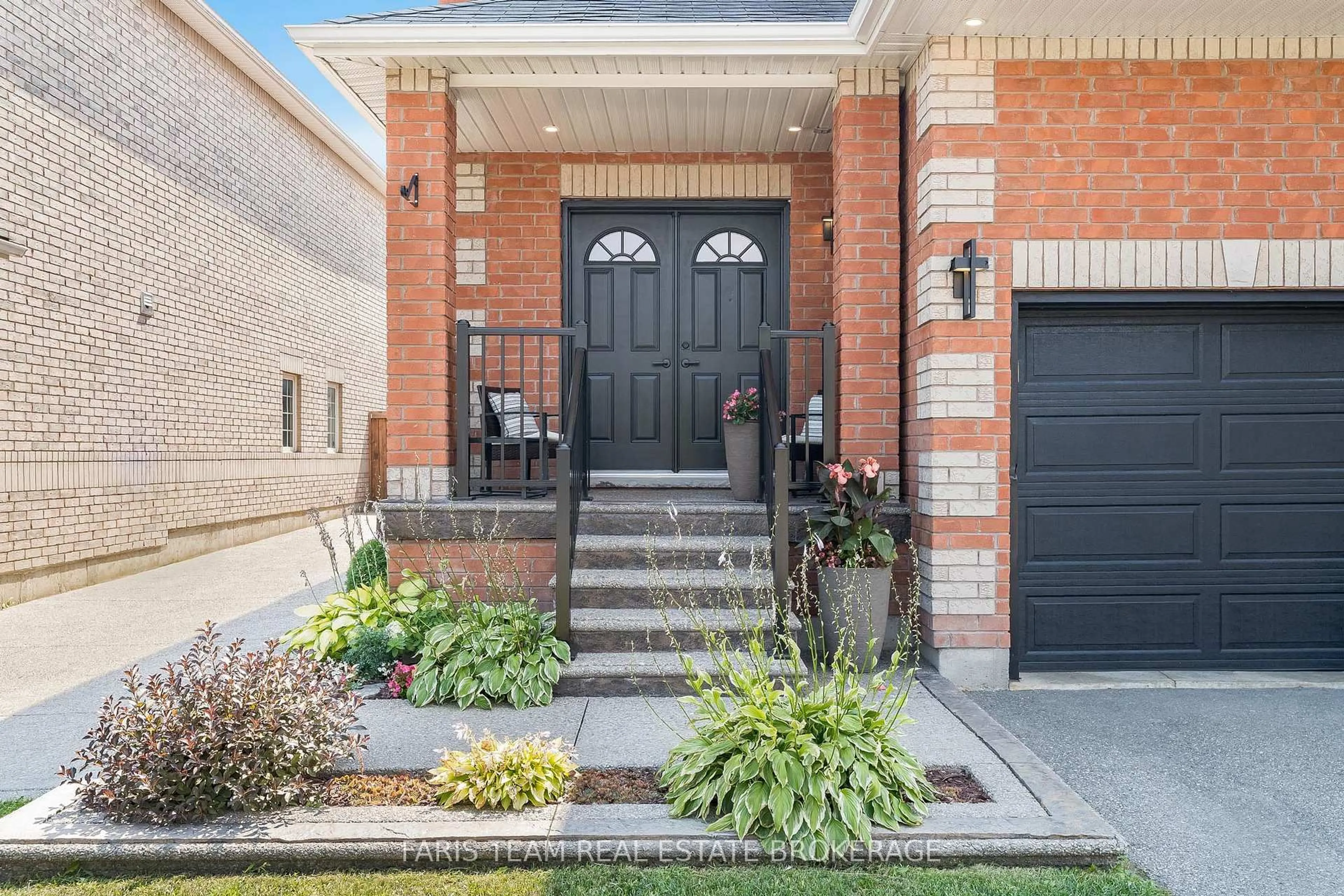Home with brick exterior material, street for 1377 Sheldon St, Innisfil Ontario L9S 0H6