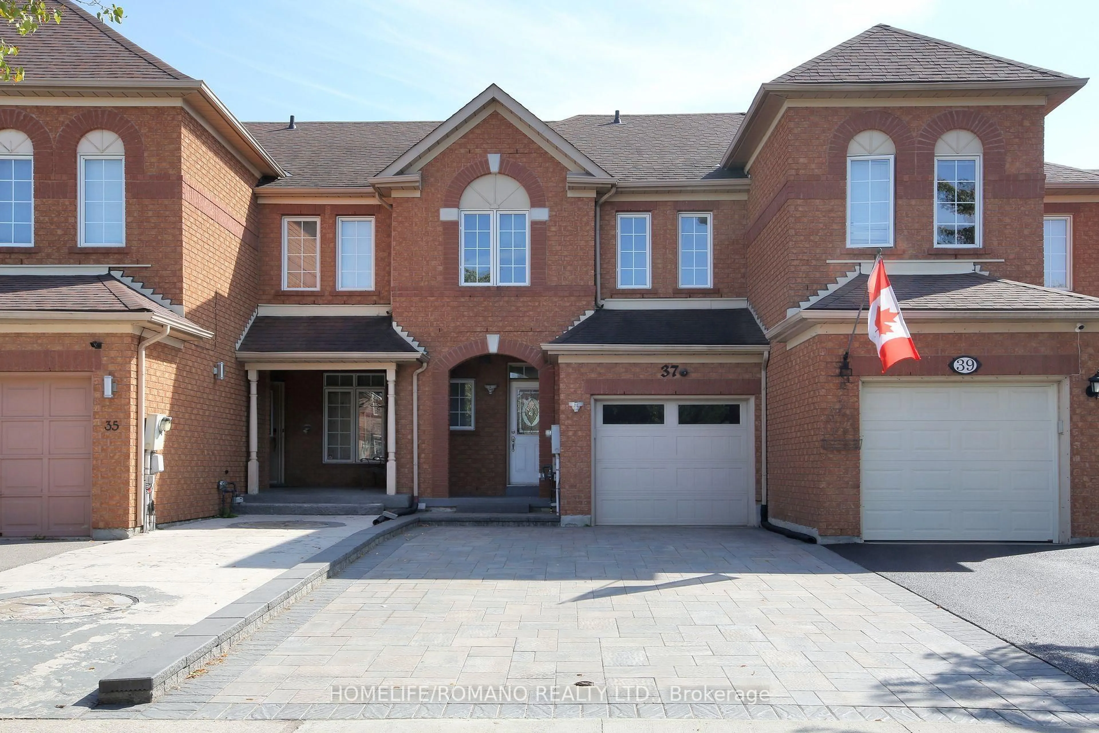 Home with brick exterior material, street for 37 Ridgeway Crt, Vaughan Ontario L6A 2R4