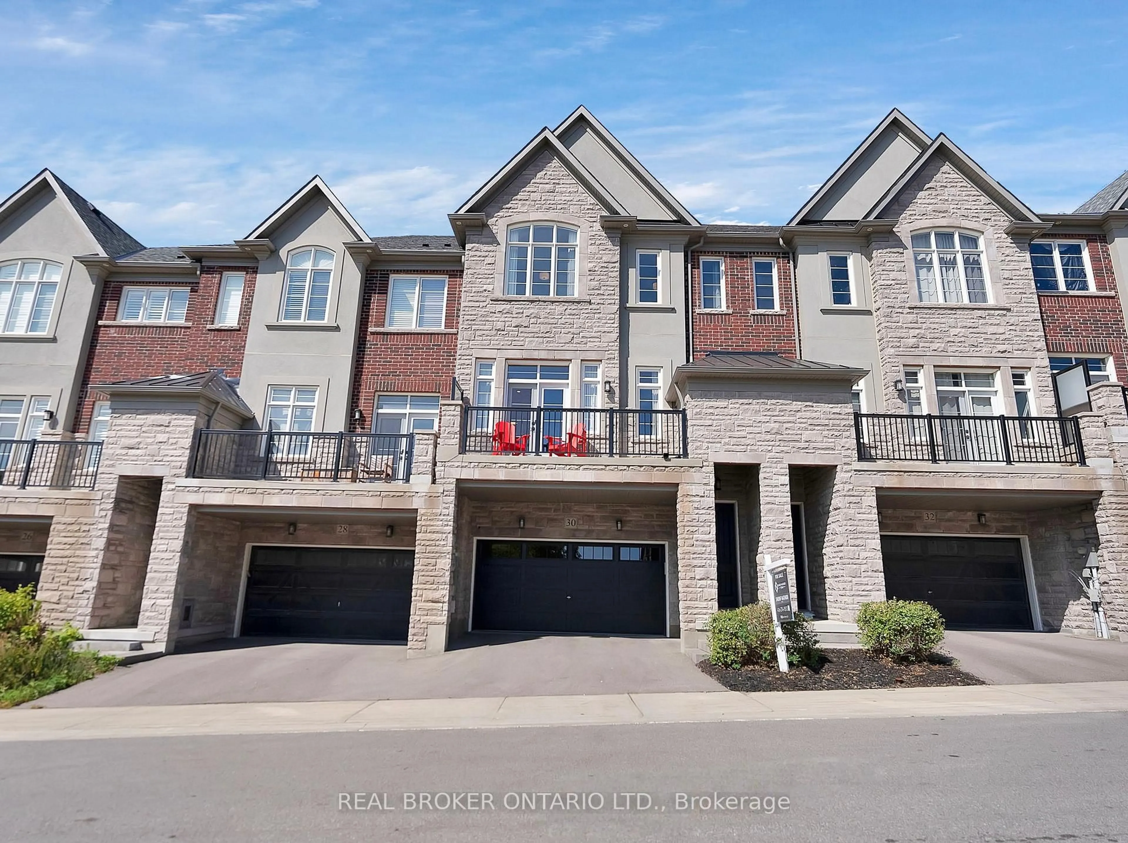 A pic from outside/outdoor area/front of a property/back of a property/a pic from drone, street for 30 Island Green Lane, Markham Ontario L6C 0Y7