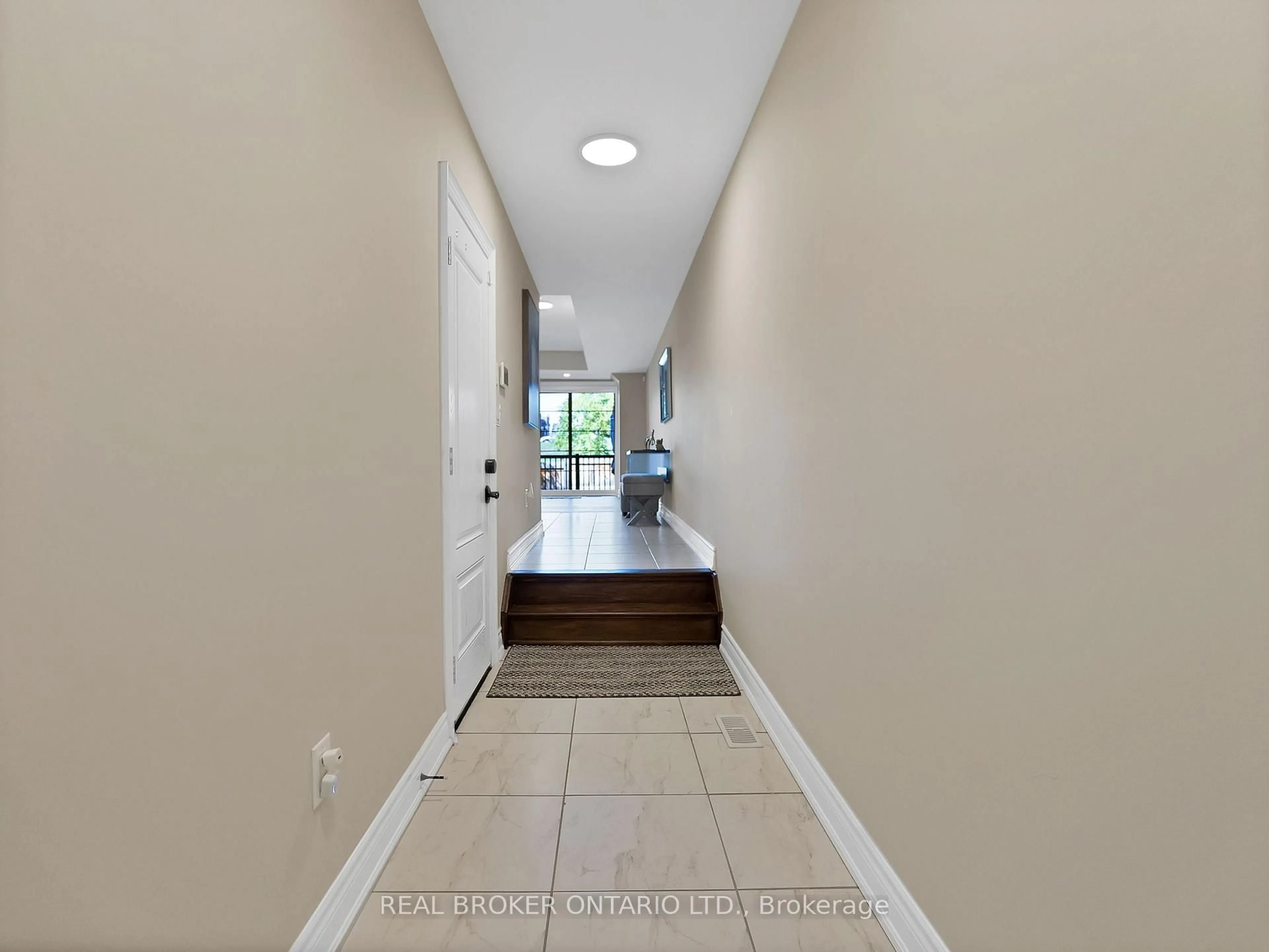 Indoor entryway for 30 Island Green Lane, Markham Ontario L6C 0Y7