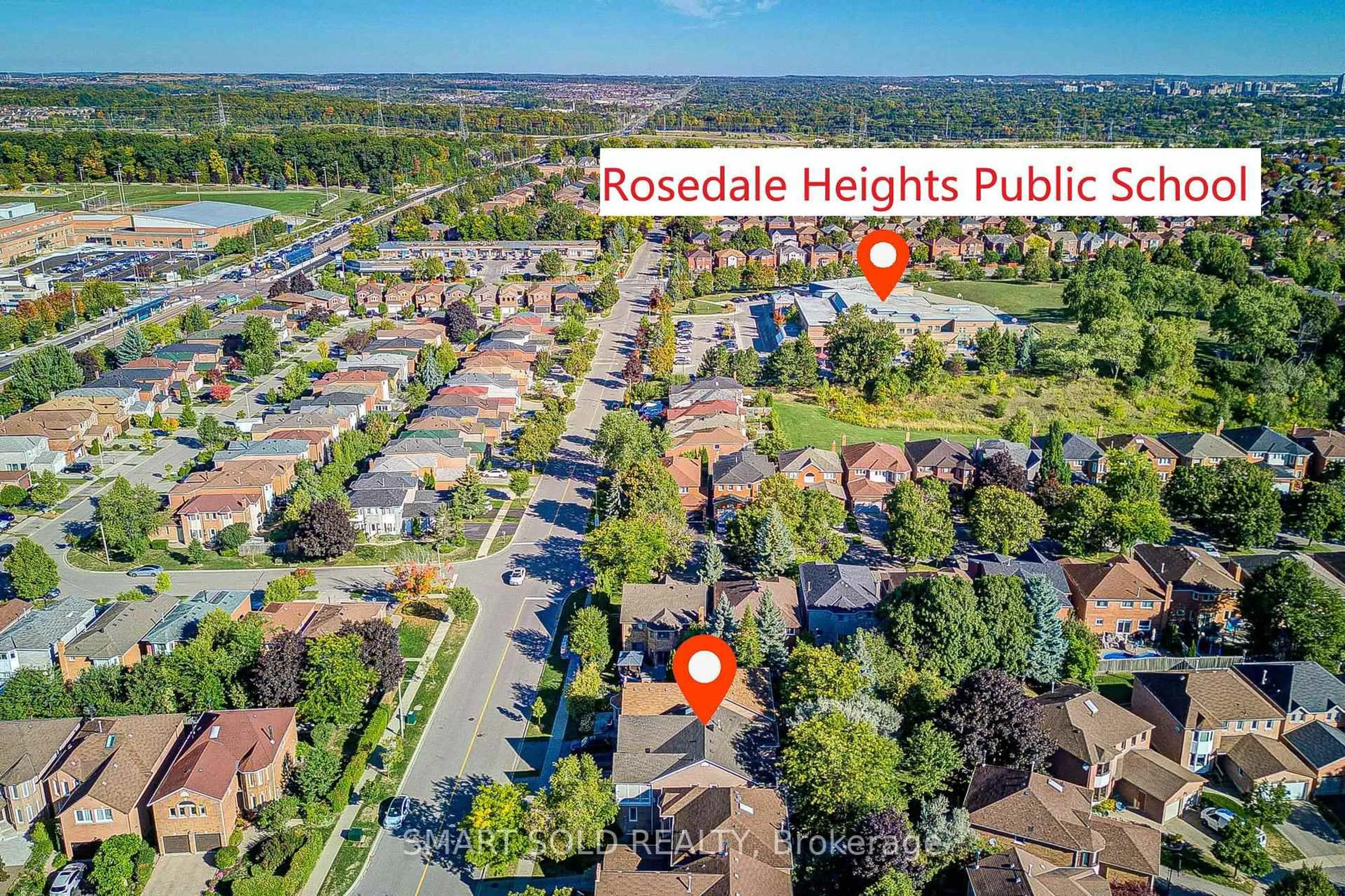 A pic from outside/outdoor area/front of a property/back of a property/a pic from drone, street for 200 Rosedale Heights Dr, Vaughan Ontario L4J 4W4