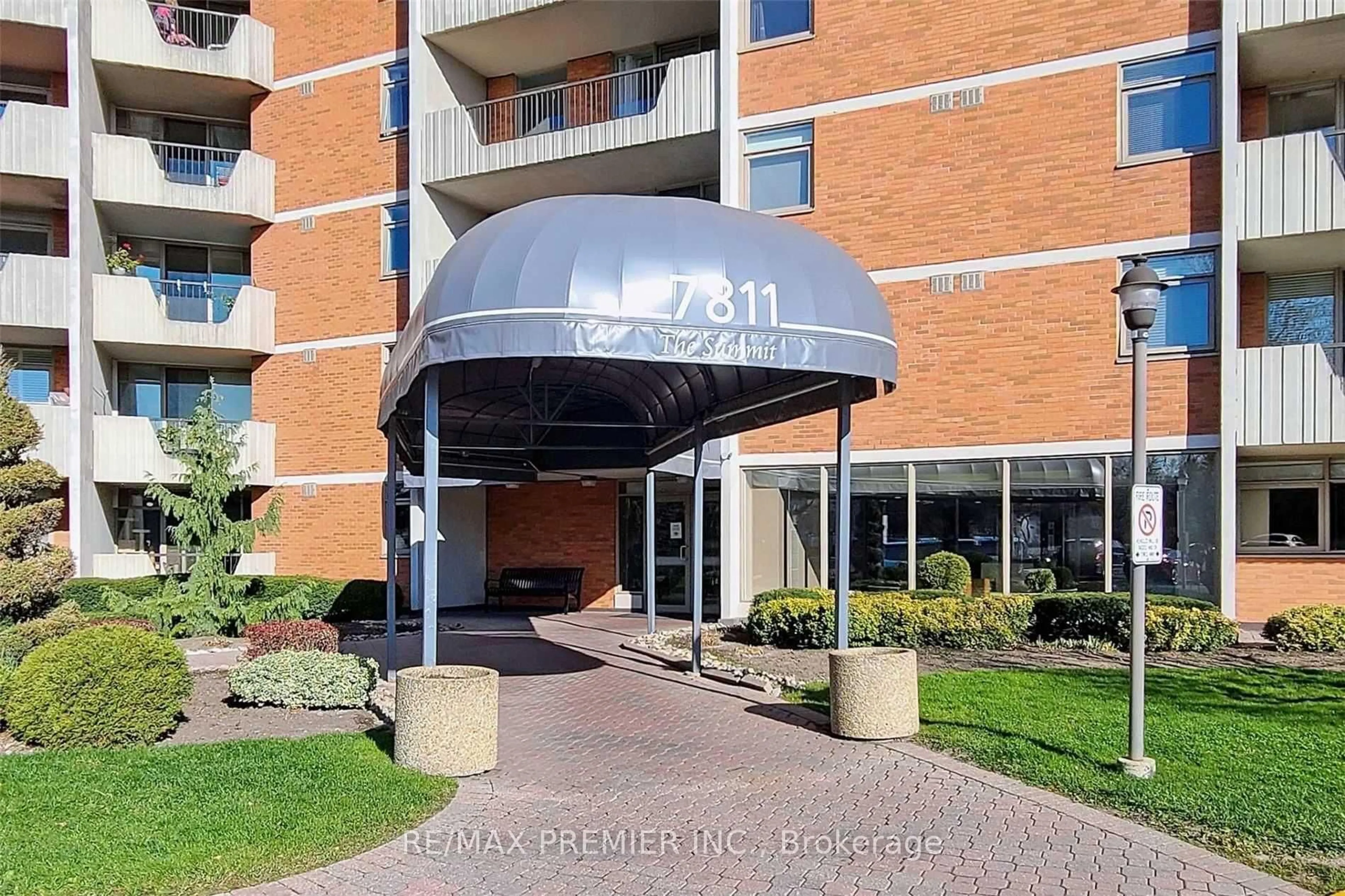 Indoor foyer for 7811 Yonge St #1002, Markham Ontario L3T 4S3