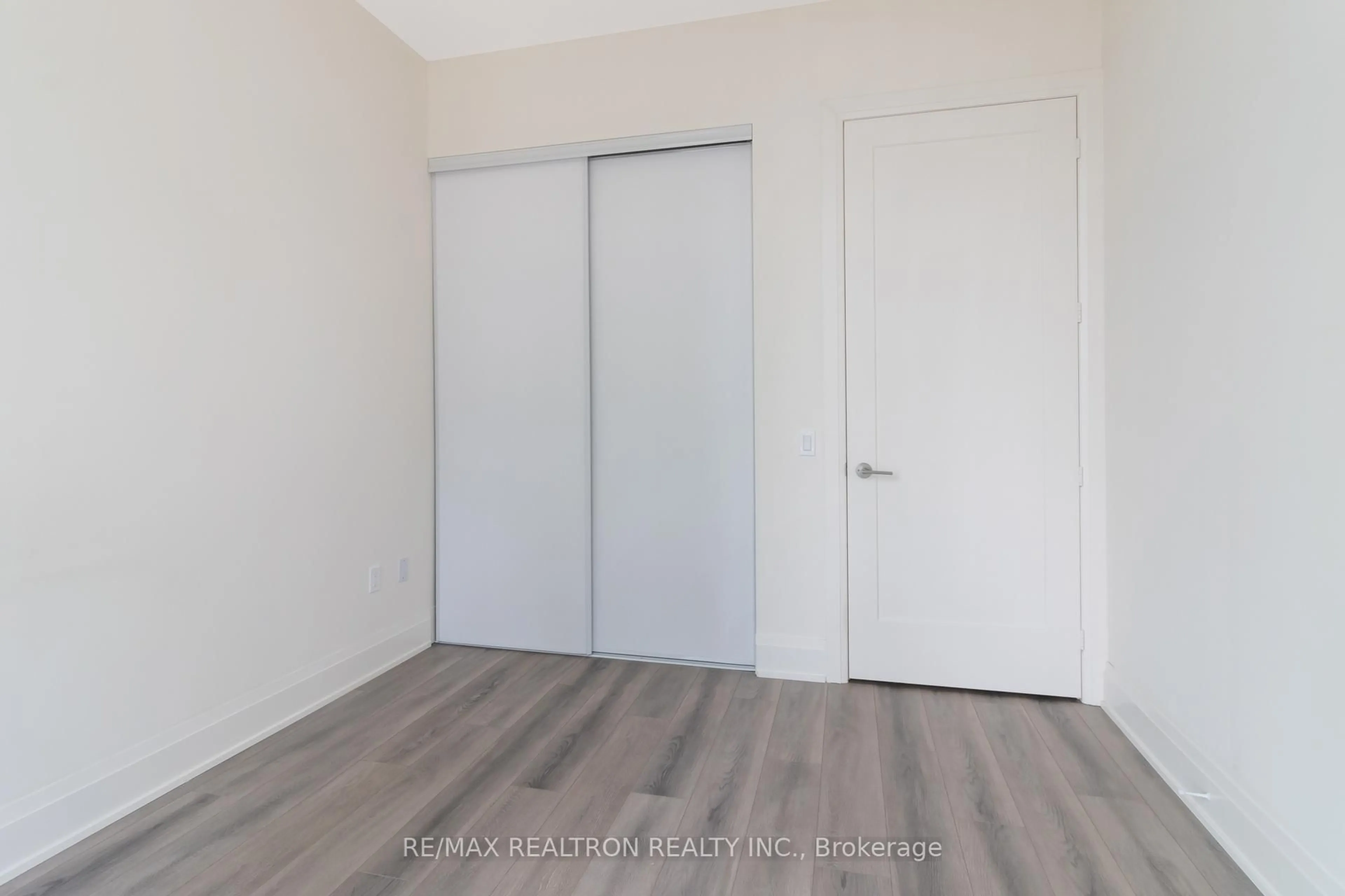 A pic of a room for 9000 Jane St #620, Vaughan Ontario L4K 0M6