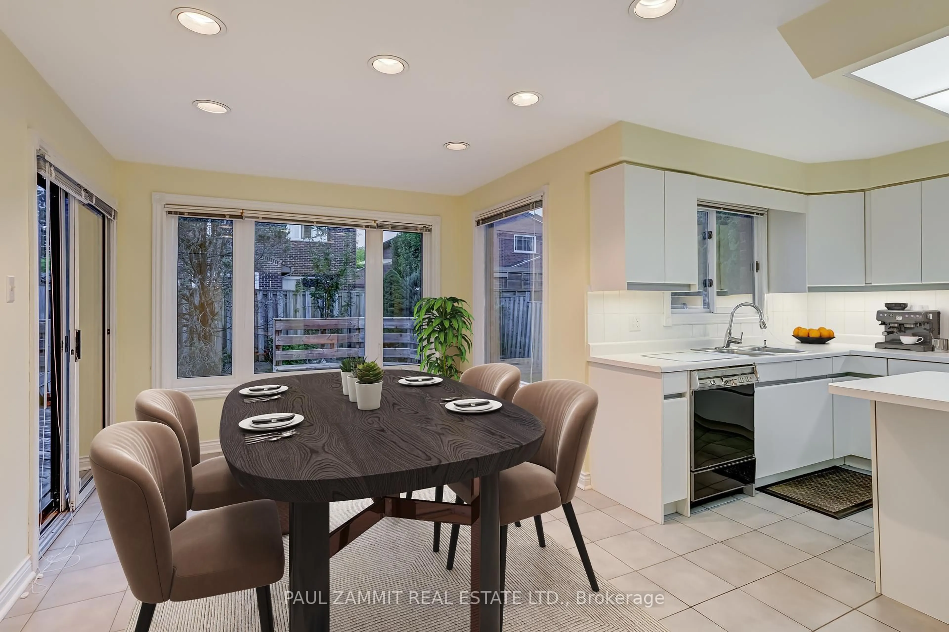Open concept kitchen, ceramic/tile floor for 278 Green Lane, Markham Ontario L3T 7J1