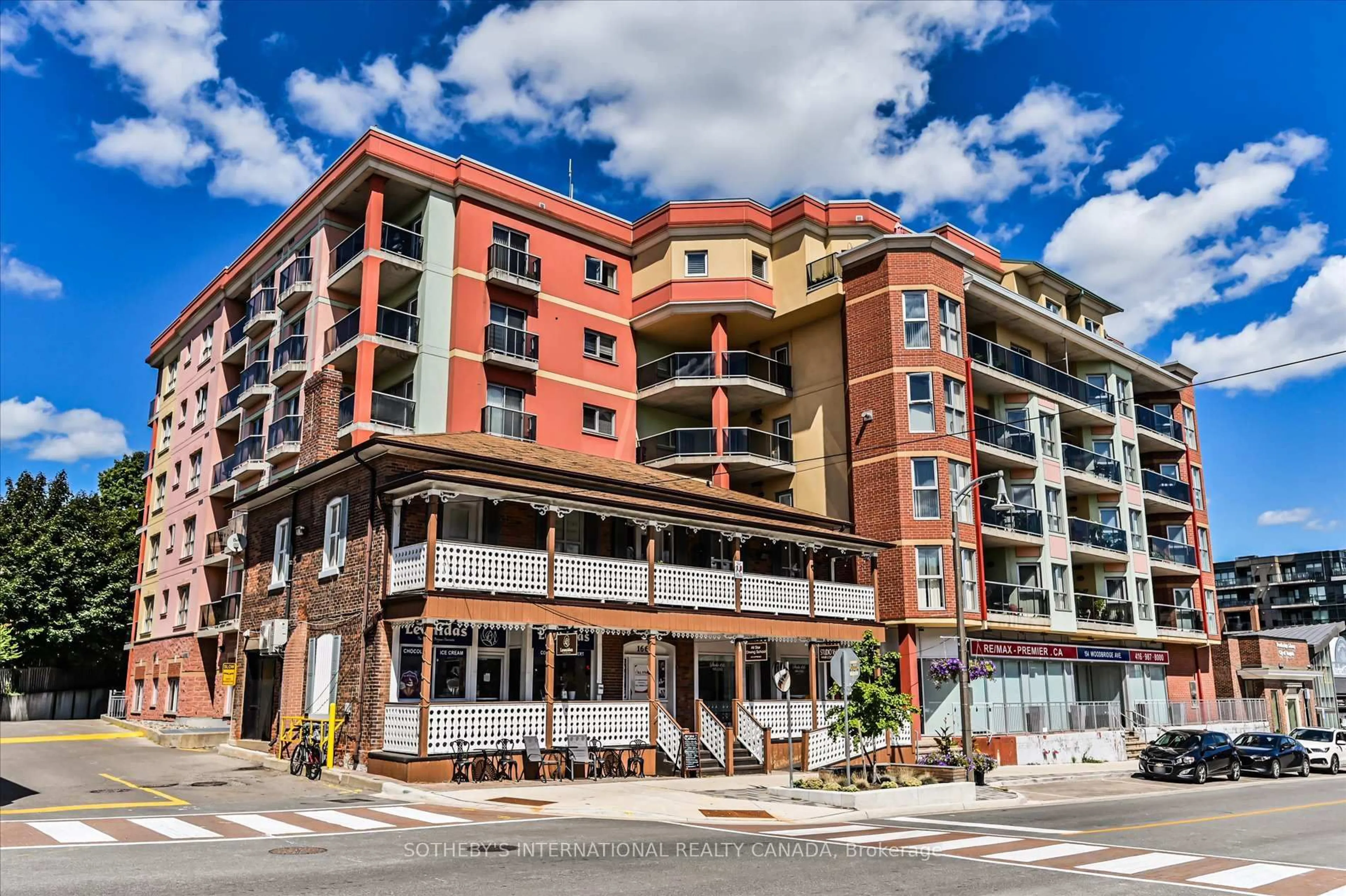 Patio, building for 160 Woodbridge Ave #409, Vaughan Ontario L4L 0B8