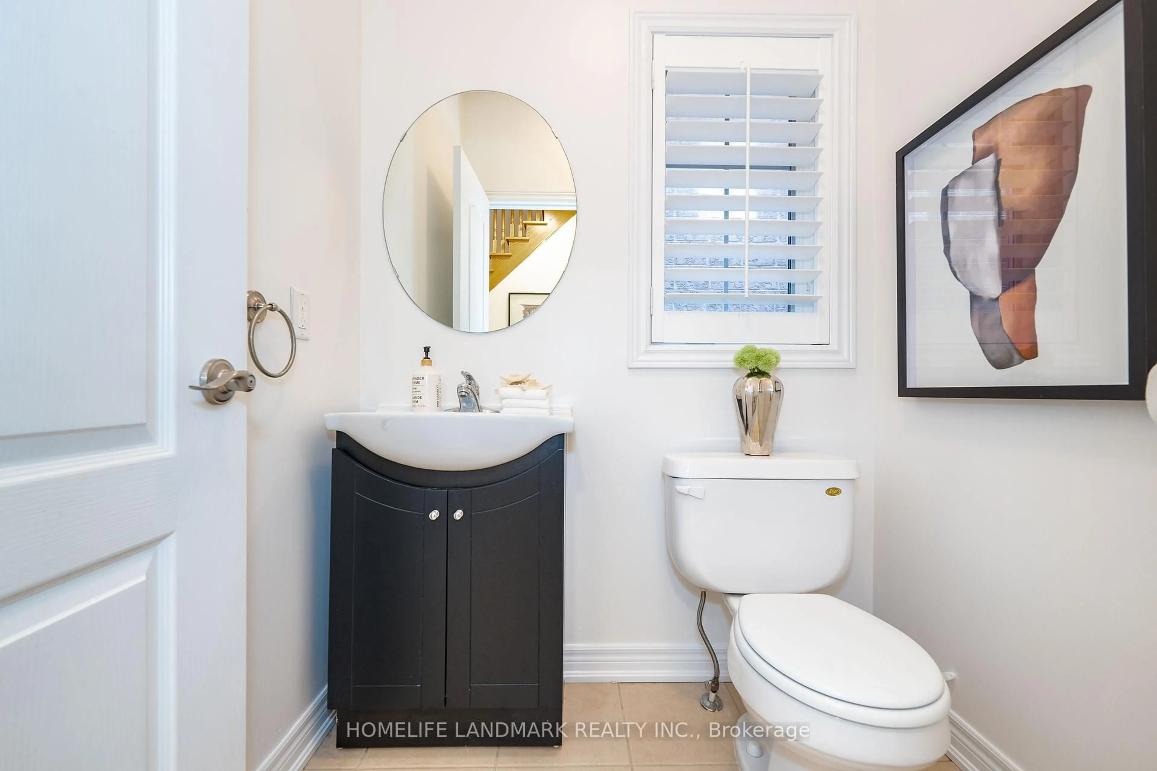 Standard bathroom, ceramic/tile floor for 42 Torah Gate, Vaughan Ontario L6A 0H3