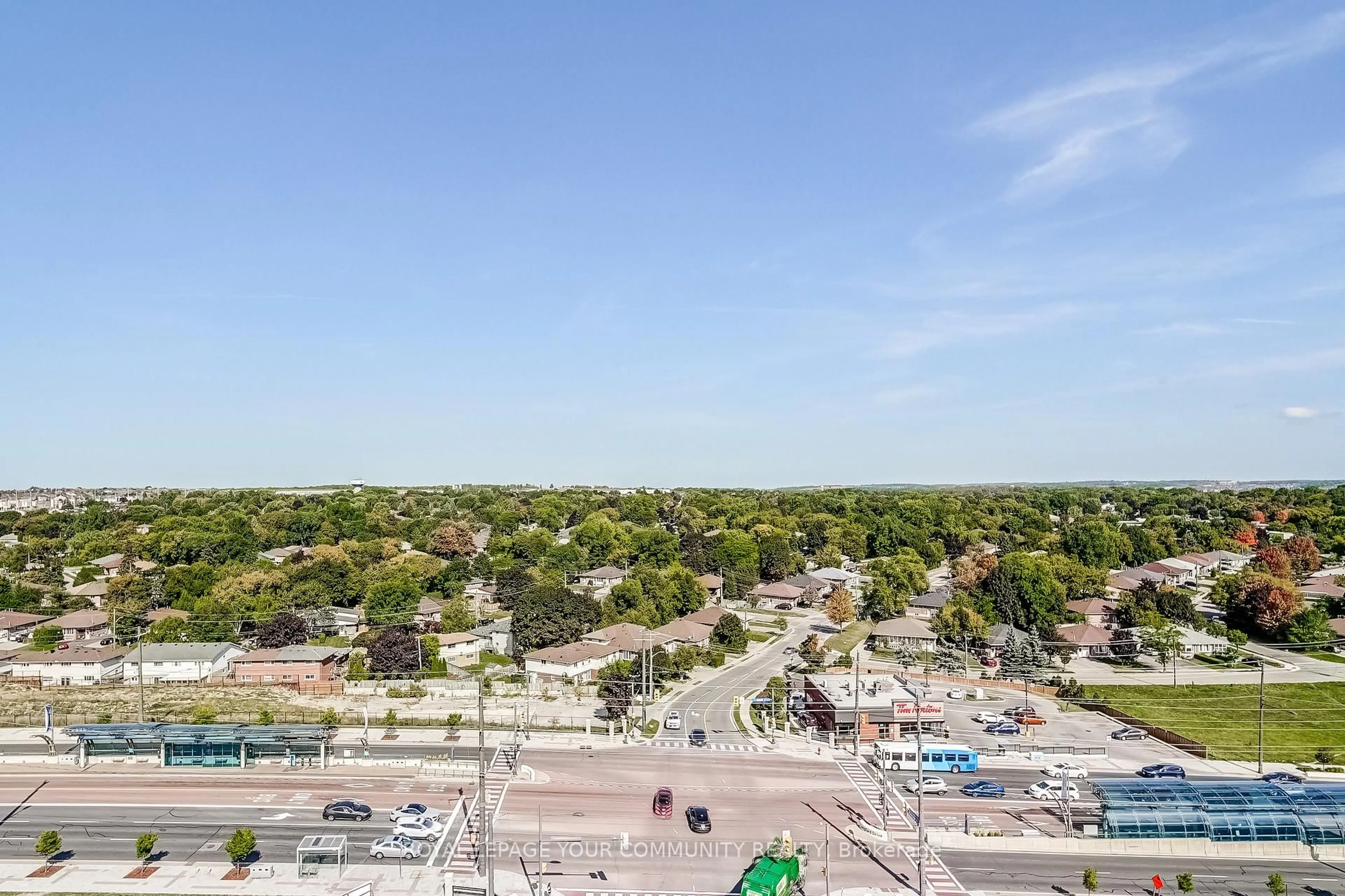 A pic from outside/outdoor area/front of a property/back of a property/a pic from drone, city buildings view from balcony for 185 Deerfield Rd #1110, Newmarket Ontario L3Y 0G7