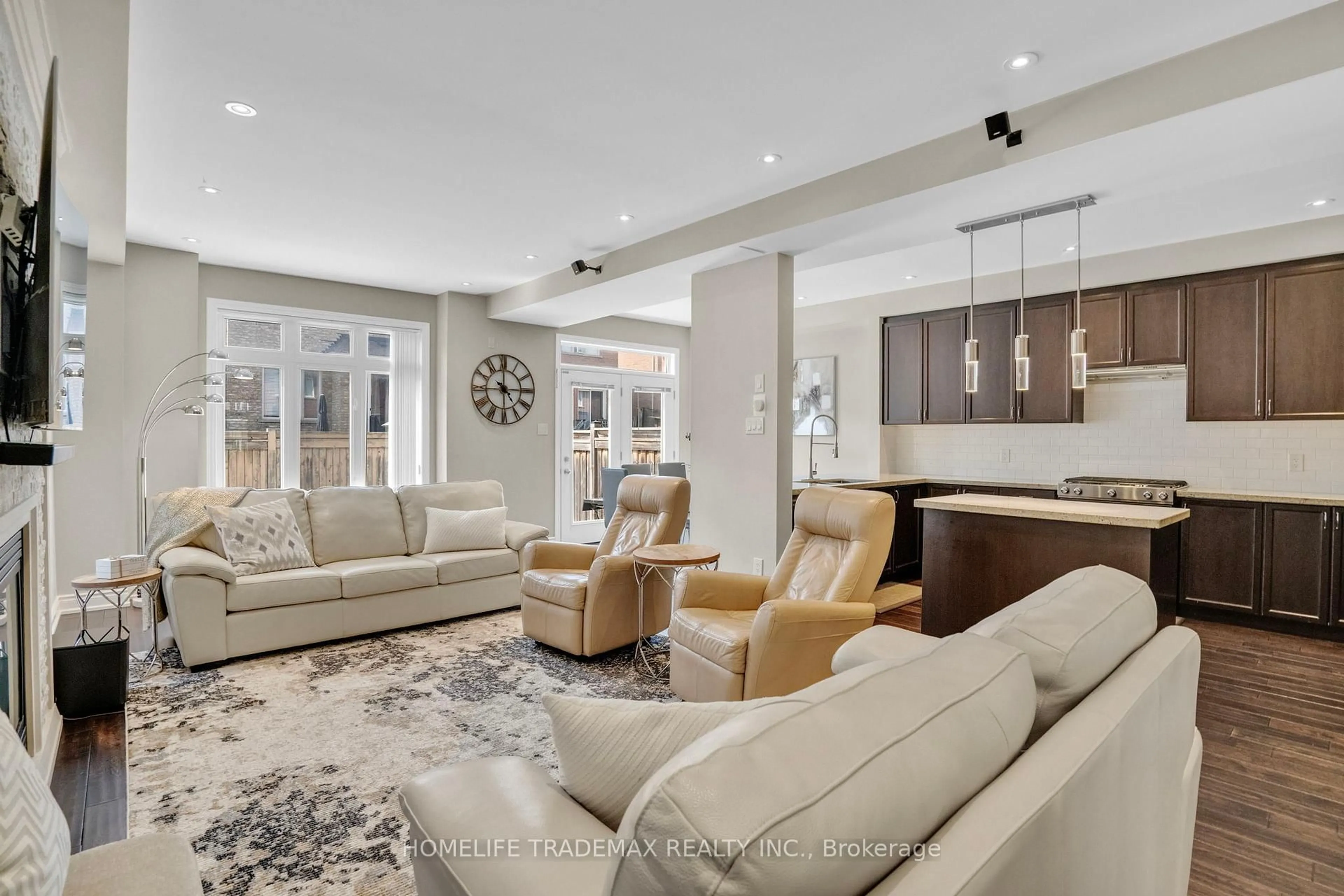 Living room with furniture, unknown for 164 Lewis Honey Dr, Aurora Ontario L4G 0R8