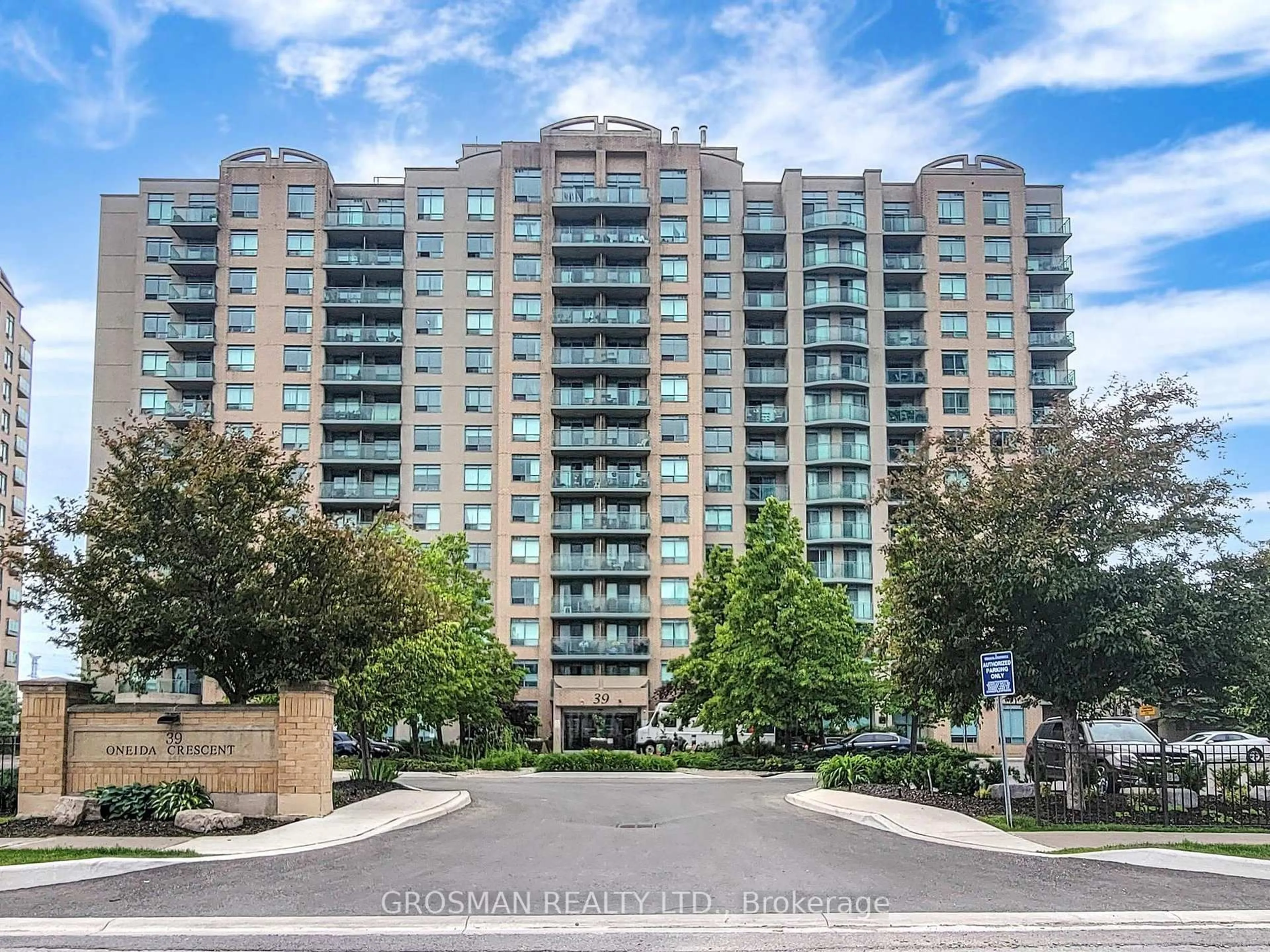 Unknown for 39 Oneida Cres, Richmond Hill Ontario L4B 4T9