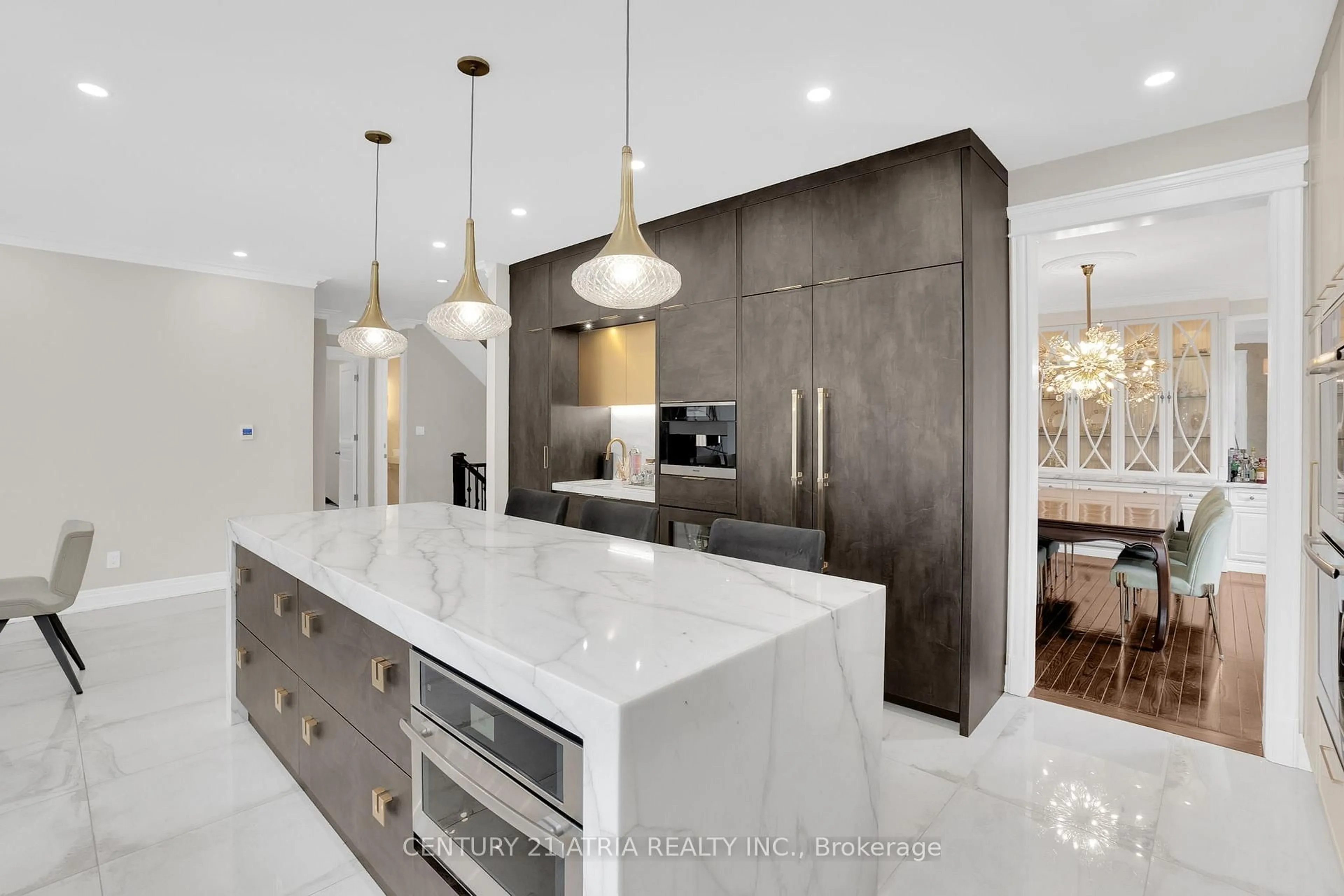 Contemporary kitchen, unknown for 56 Delia Pl, Vaughan Ontario L4L 8P6