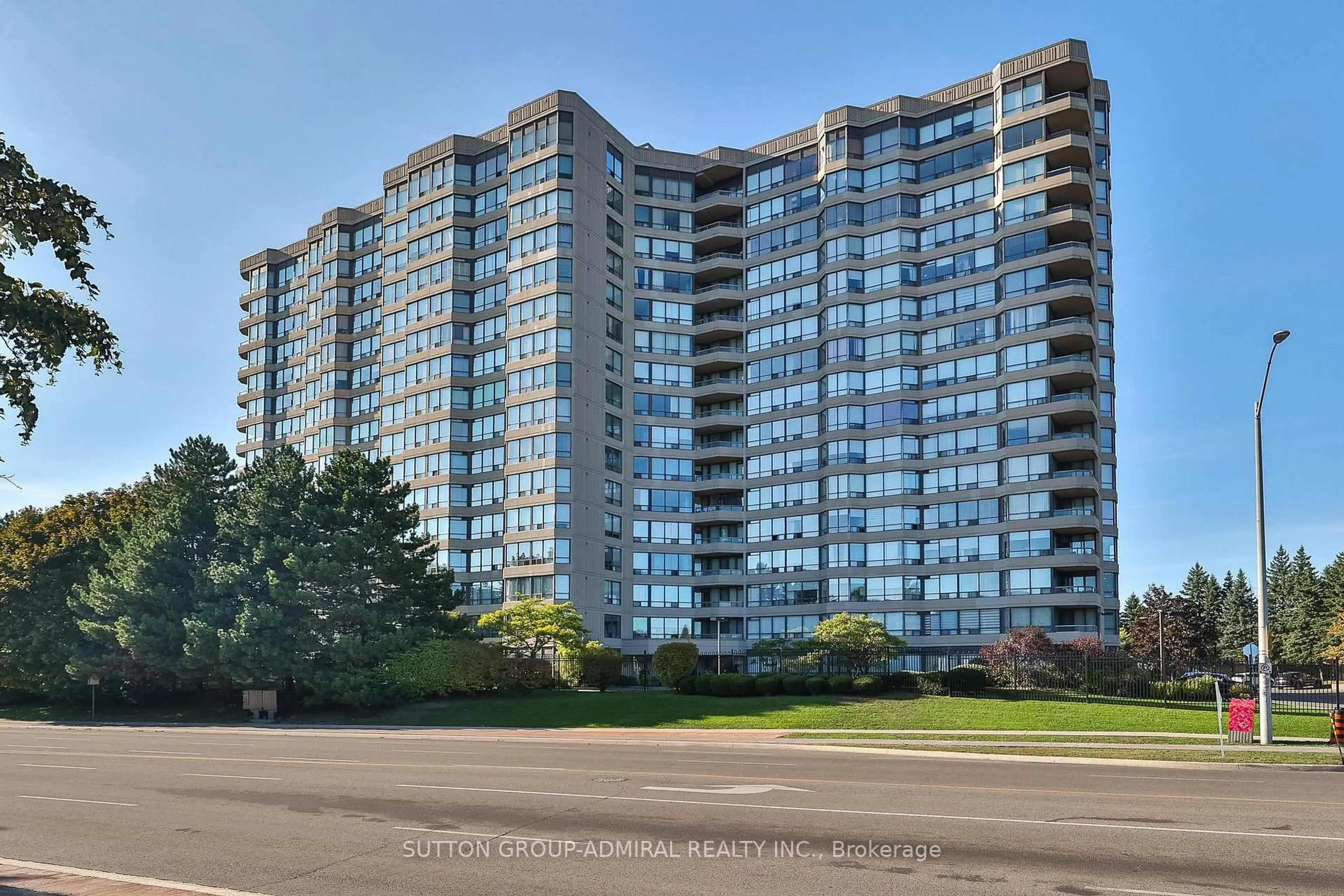 Unknown for 7420 Bathurst St #308, Vaughan Ontario L4J 6X4