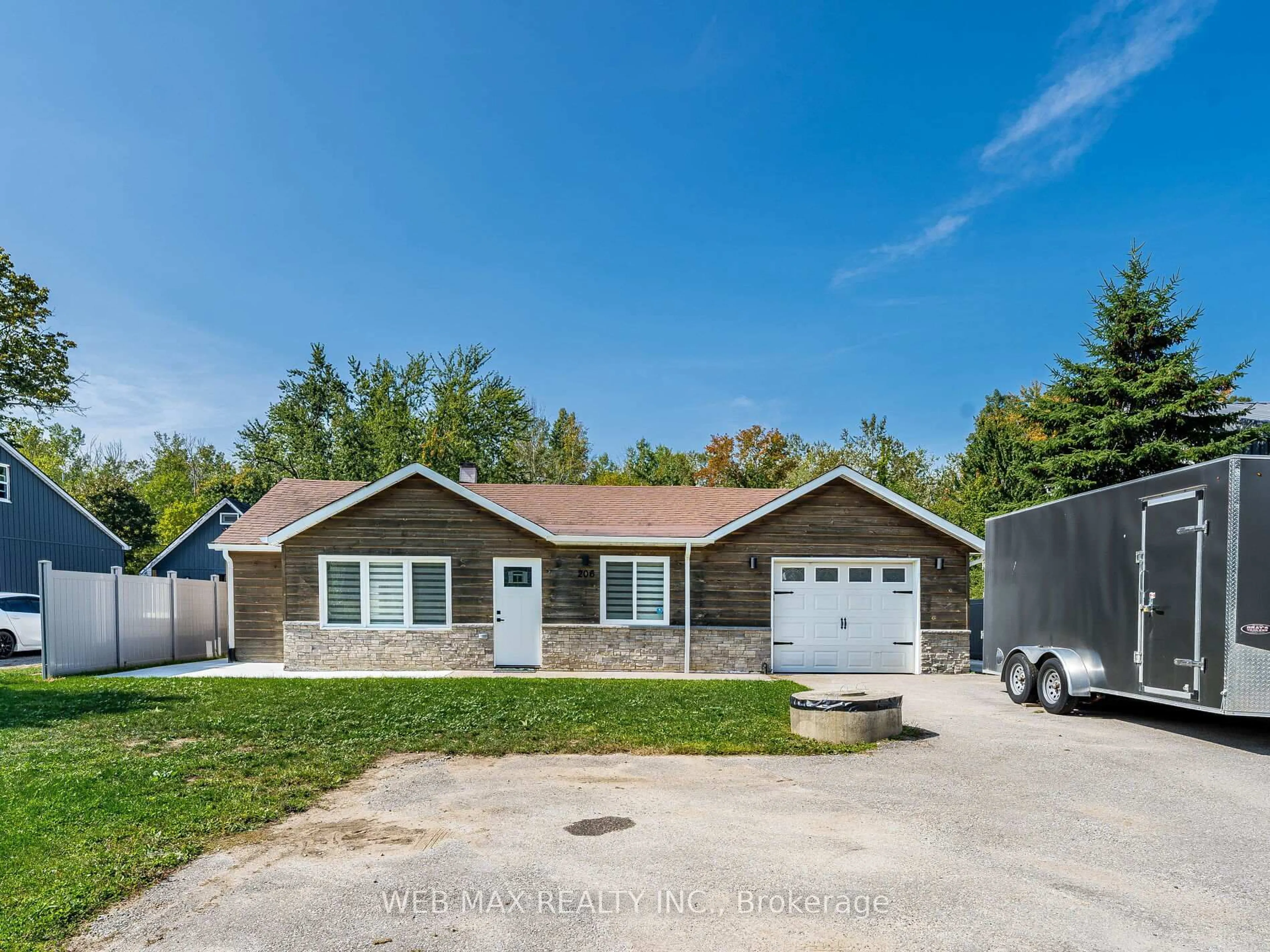 Home with vinyl exterior material, street for 206 Parkview Dr, Innisfil Ontario L0L 1K0