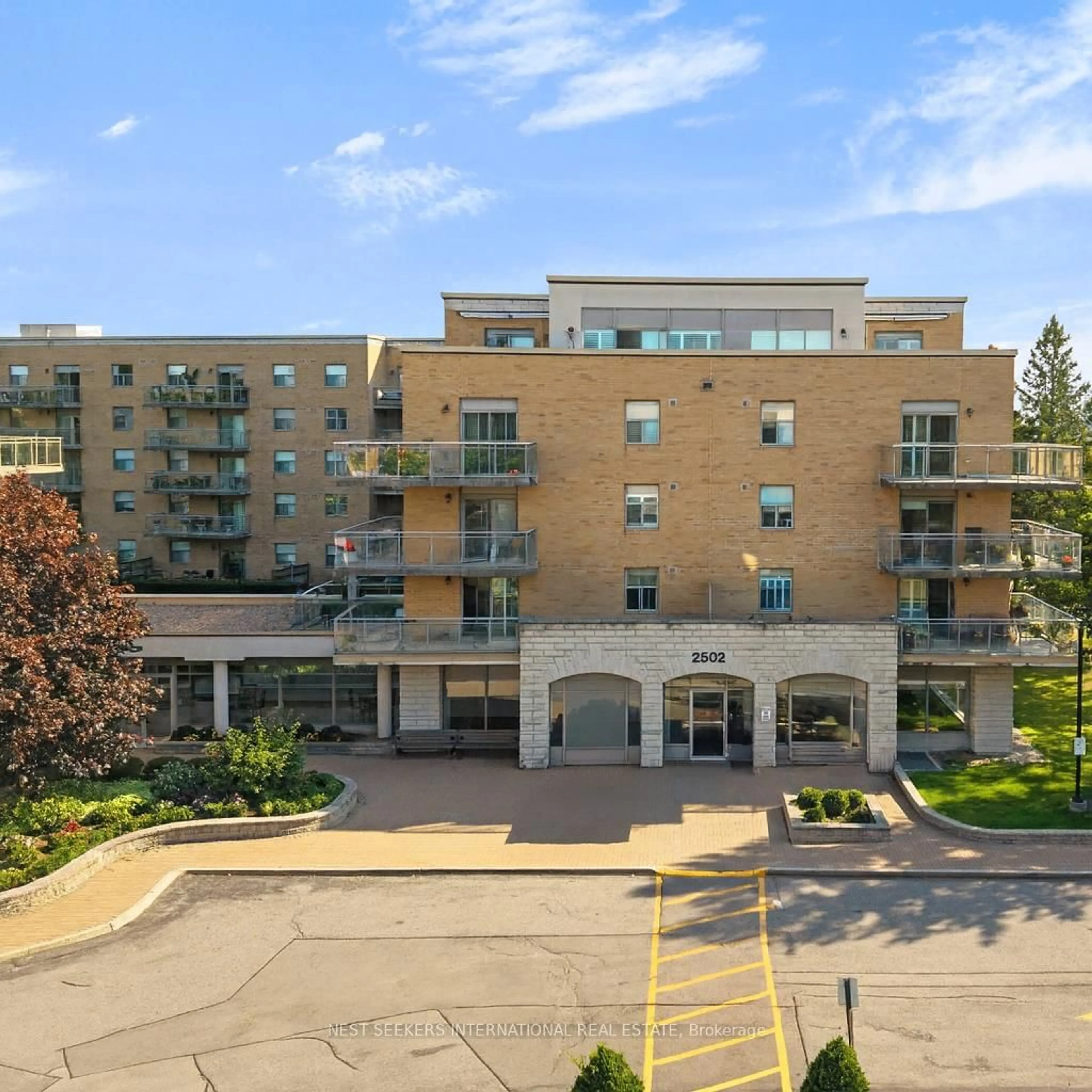 Unknown for 2502 Rutherford Rd #415, Vaughan Ontario L4K 5N6