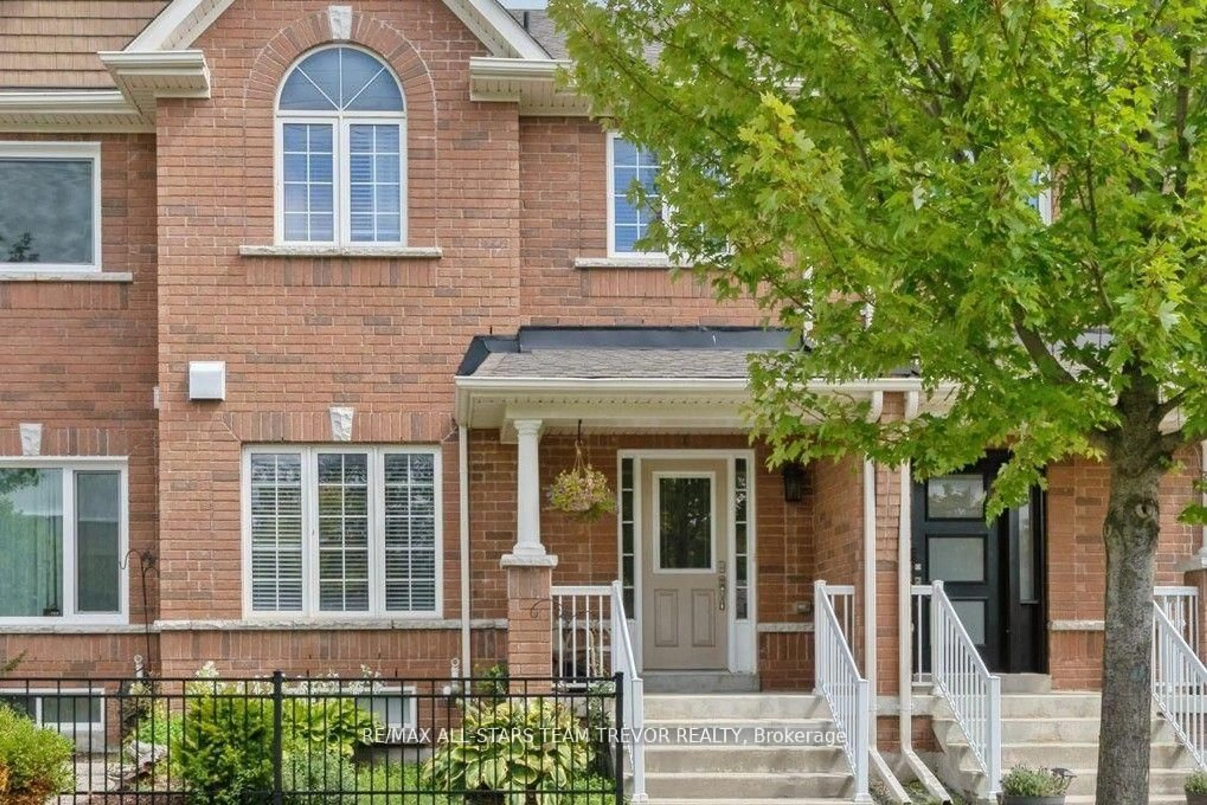 Home with brick exterior material, street for 4 Caserta St, Georgina Ontario L4P 0E6