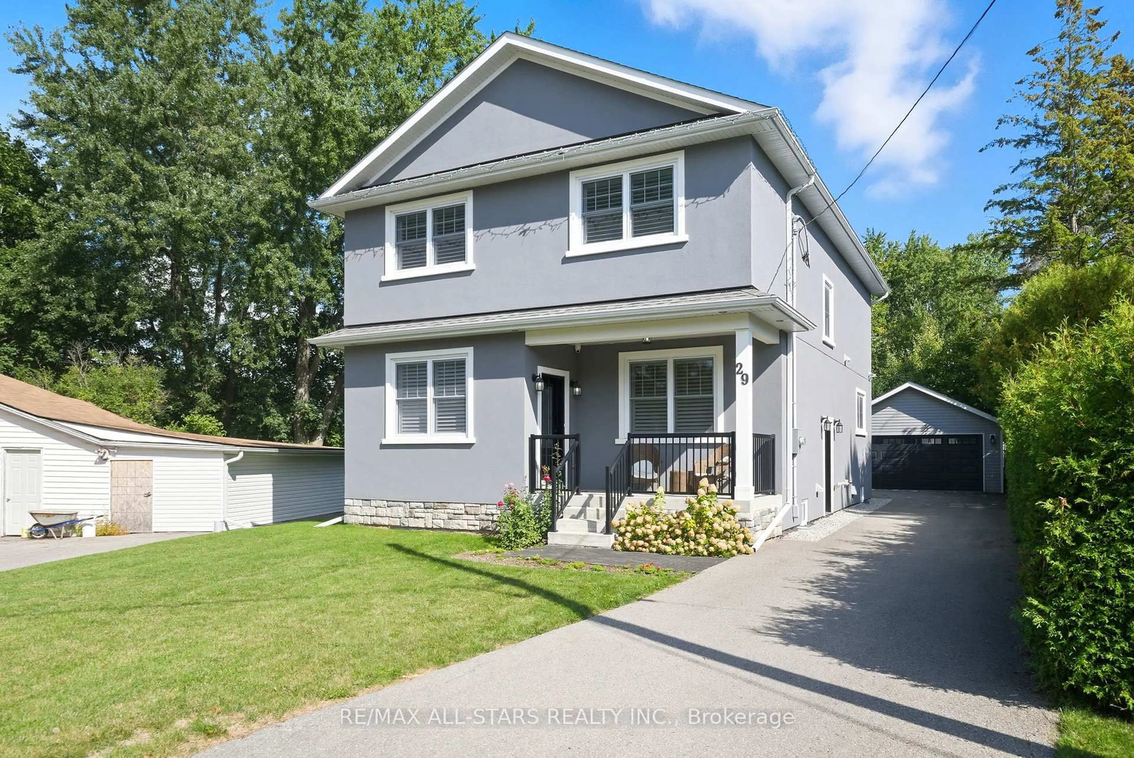 Home with vinyl exterior material, street for 29 Patrick Dr, Aurora Ontario L4G 2A6