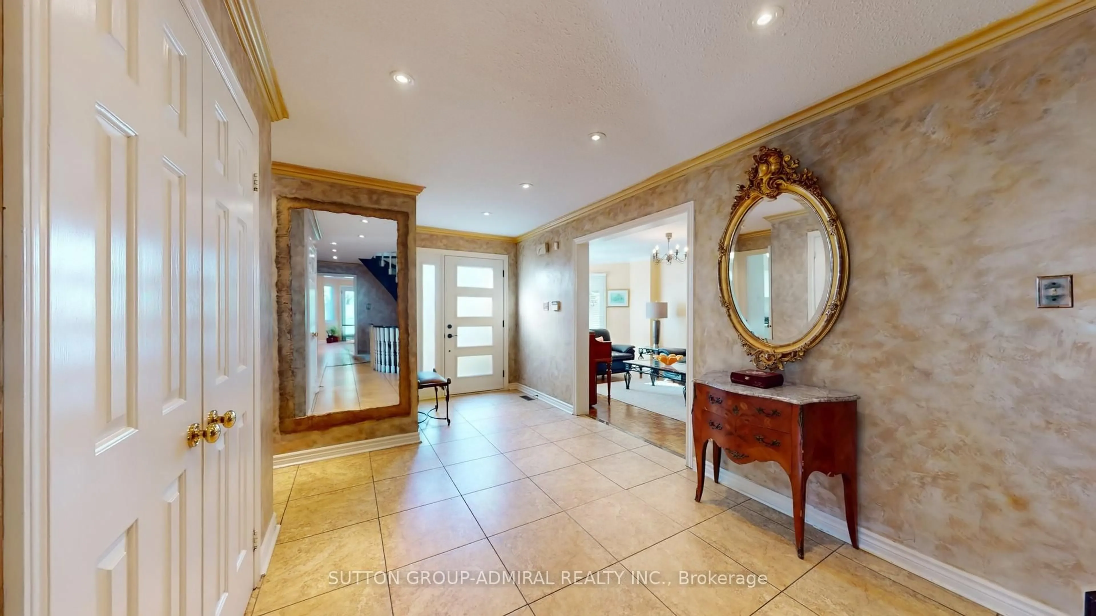Indoor foyer for 25 Flamingo Rd, Vaughan Ontario L4J 6Z5