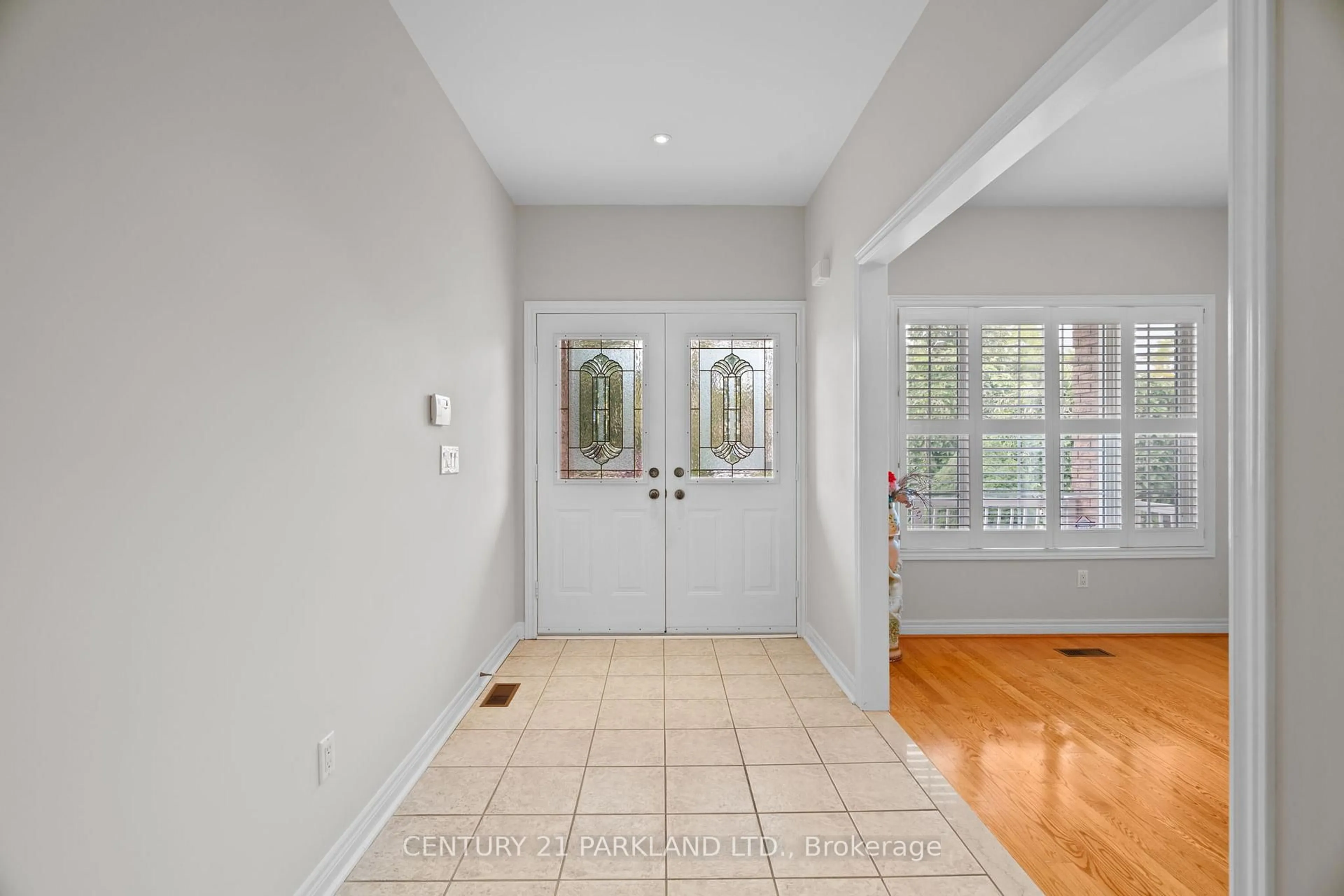 Indoor entryway for 7 Vespucci Dr, Vaughan Ontario L6A 2T7
