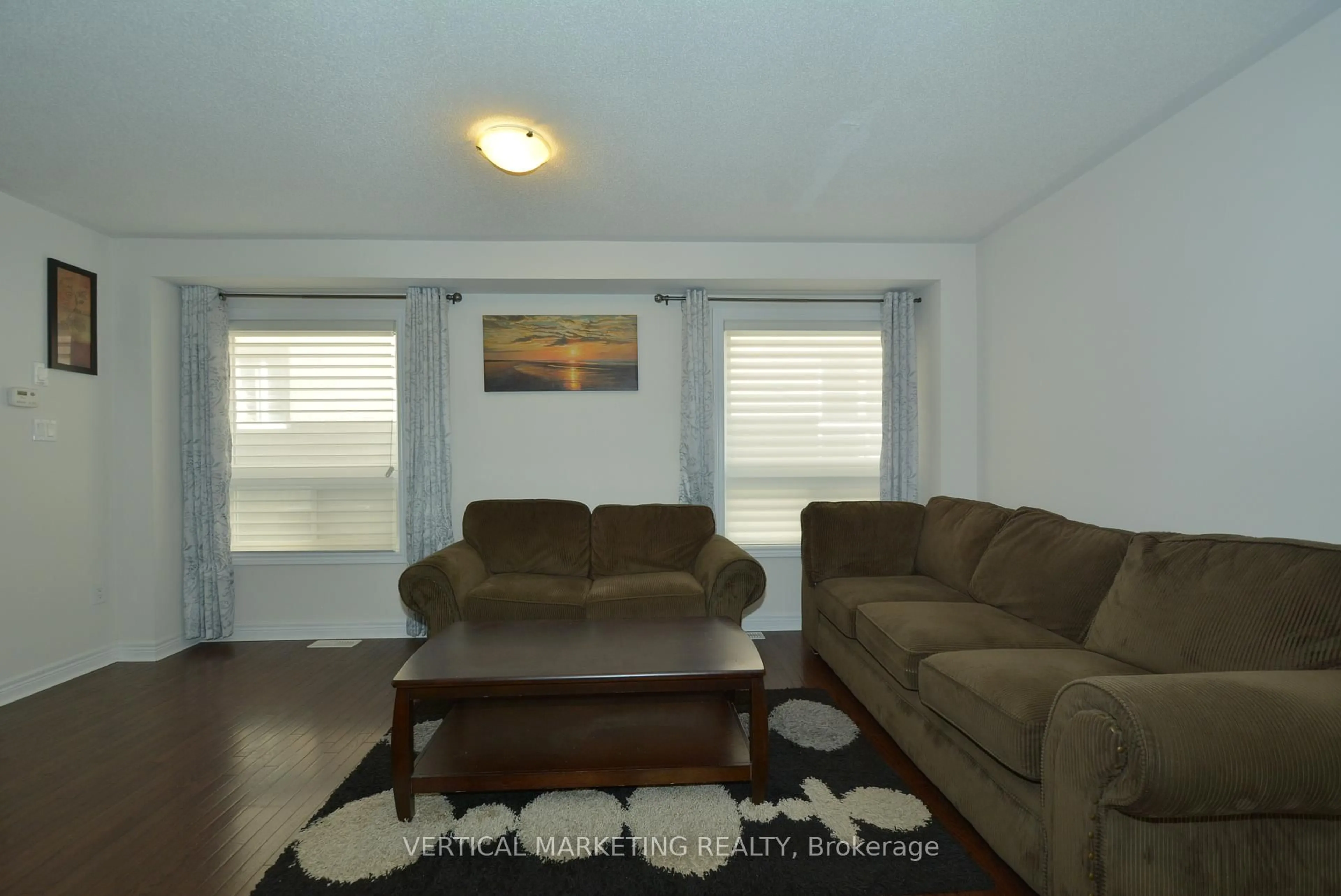 Living room with furniture, unknown for 79 Harvest Hills Blvd, East Gwillimbury Ontario L9N 0B4