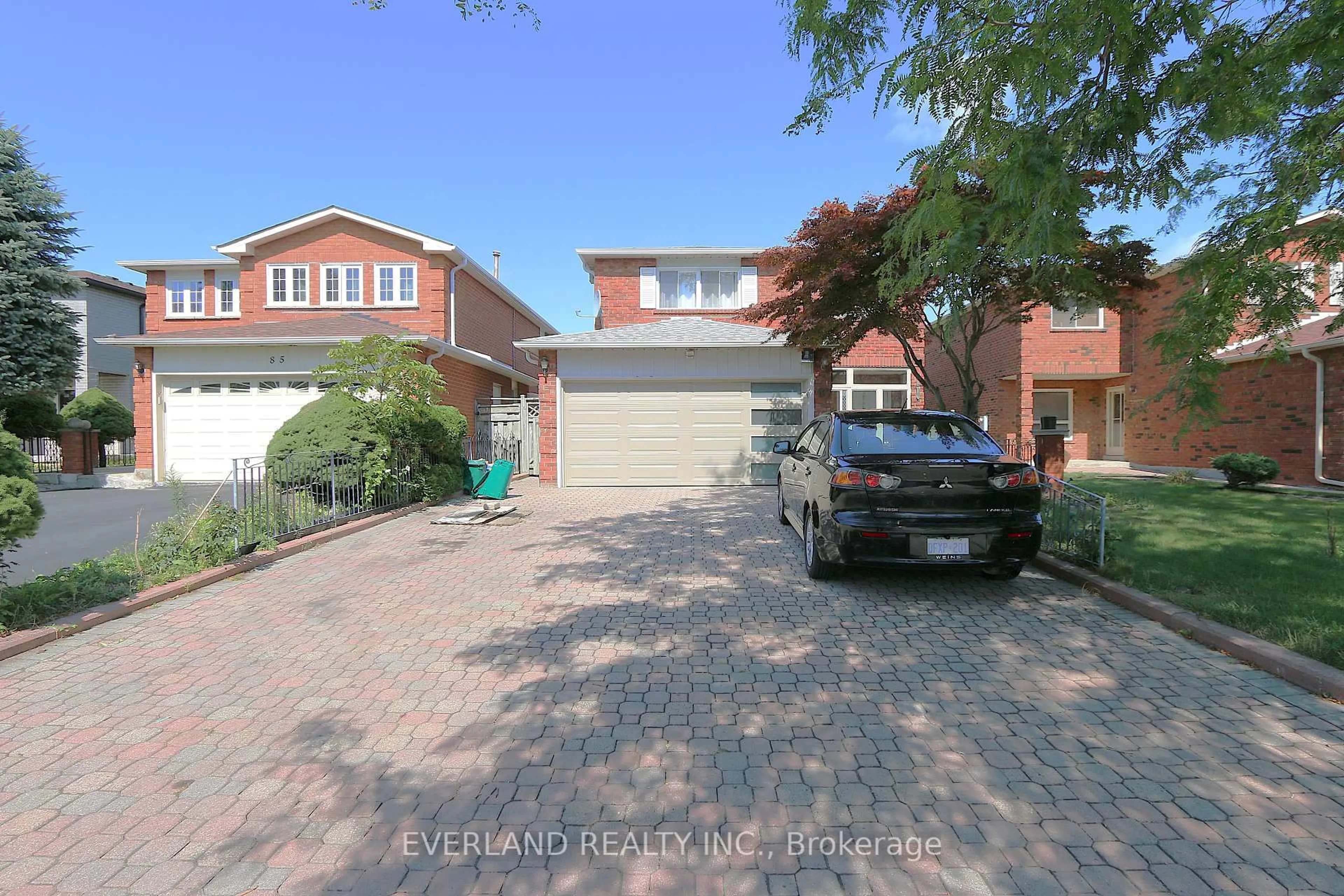 A pic from outside/outdoor area/front of a property/back of a property/a pic from drone, street for 87 Kyla Cres, Markham Ontario L3S 2Y4