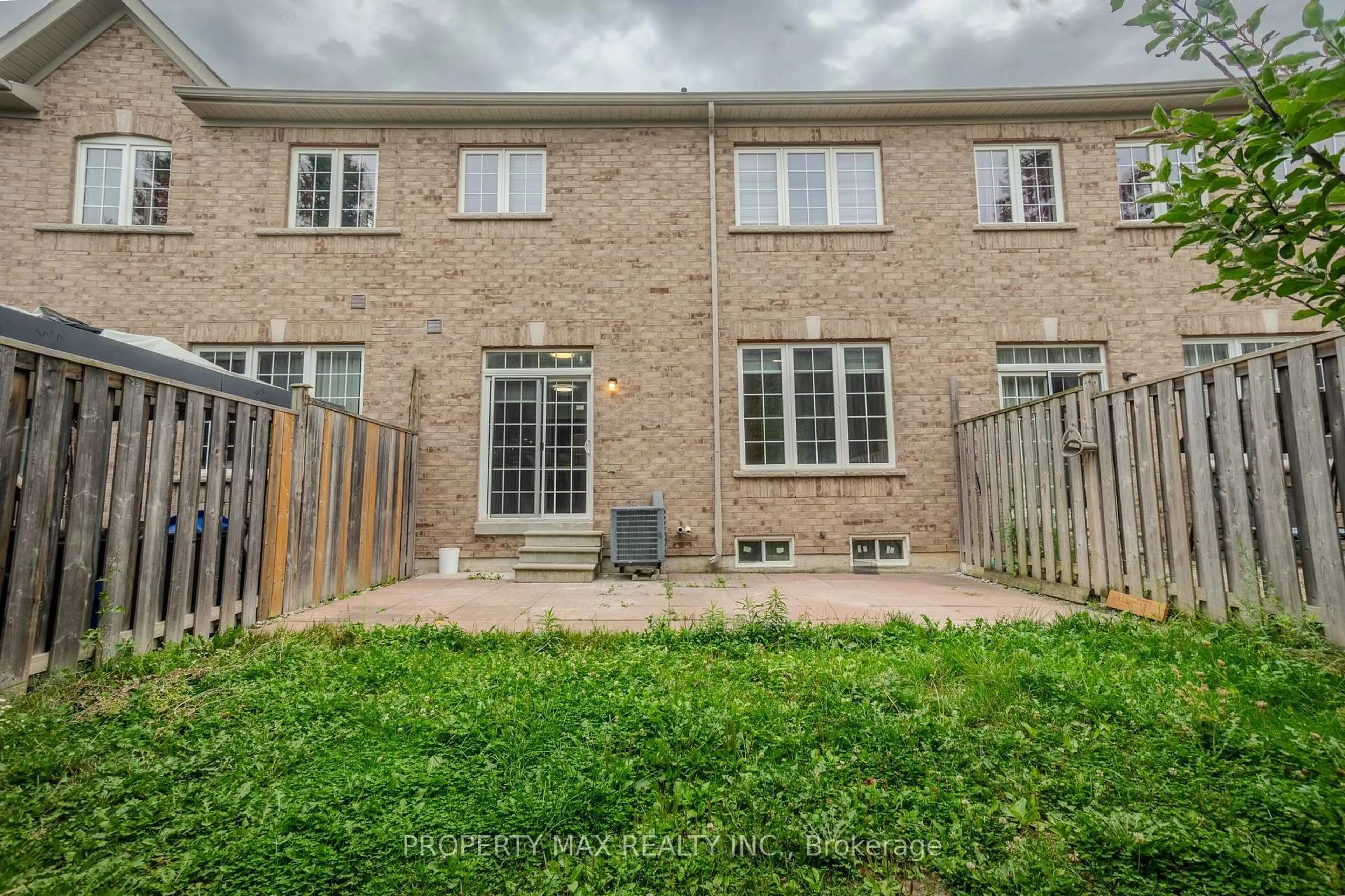 Patio, street for 92 Coleluke Lane, Markham Ontario L3S 0B7